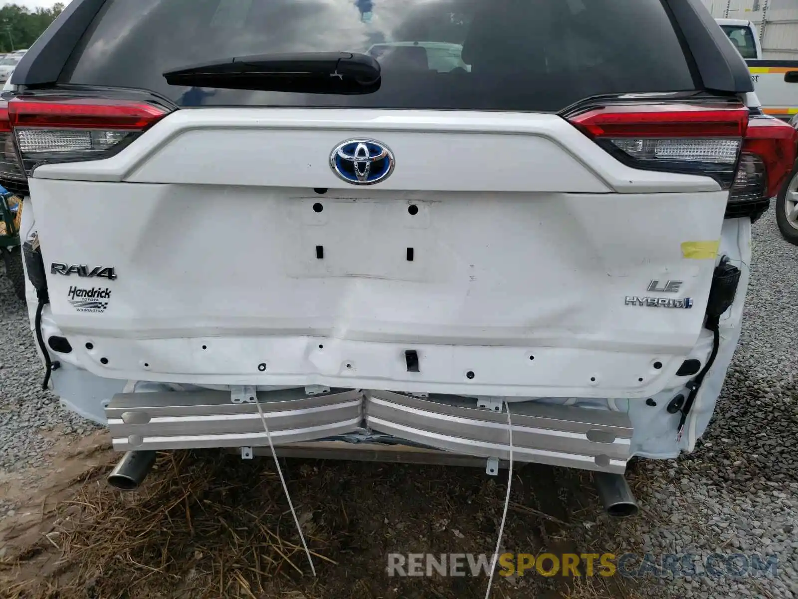 9 Photograph of a damaged car 2T3MWRFV3KW003934 TOYOTA RAV4 2019