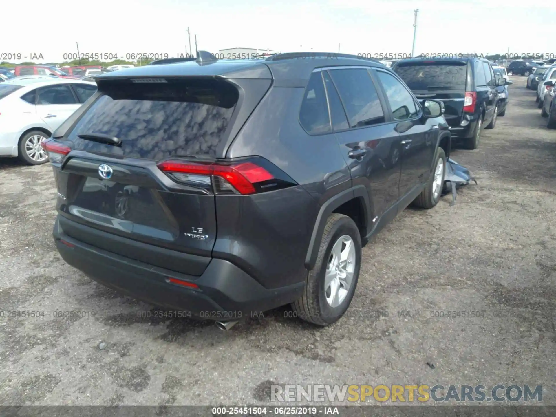 4 Фотография поврежденного автомобиля 2T3MWRFV3KW005814 TOYOTA RAV4 2019