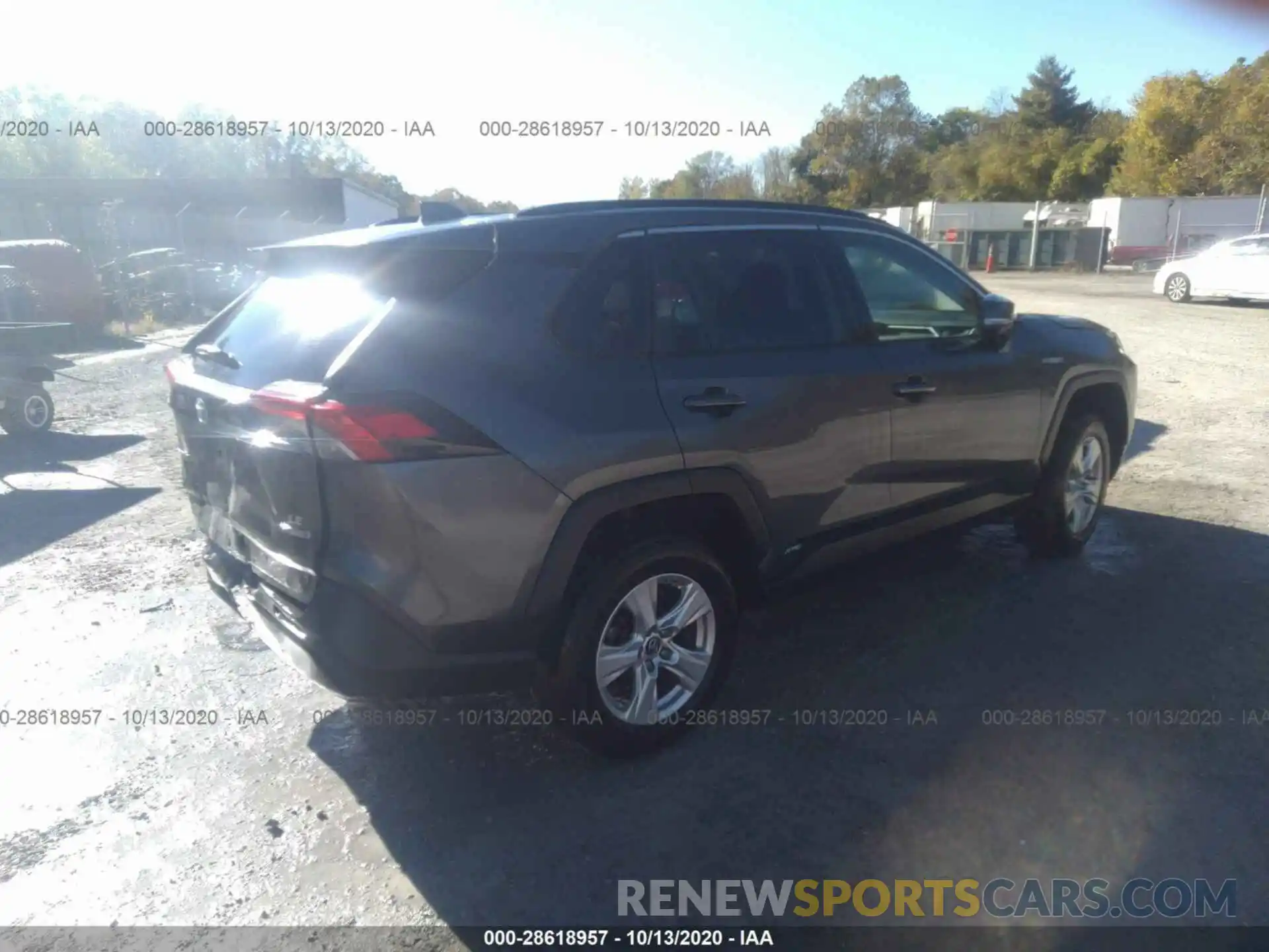 4 Photograph of a damaged car 2T3MWRFV3KW013069 TOYOTA RAV4 2019