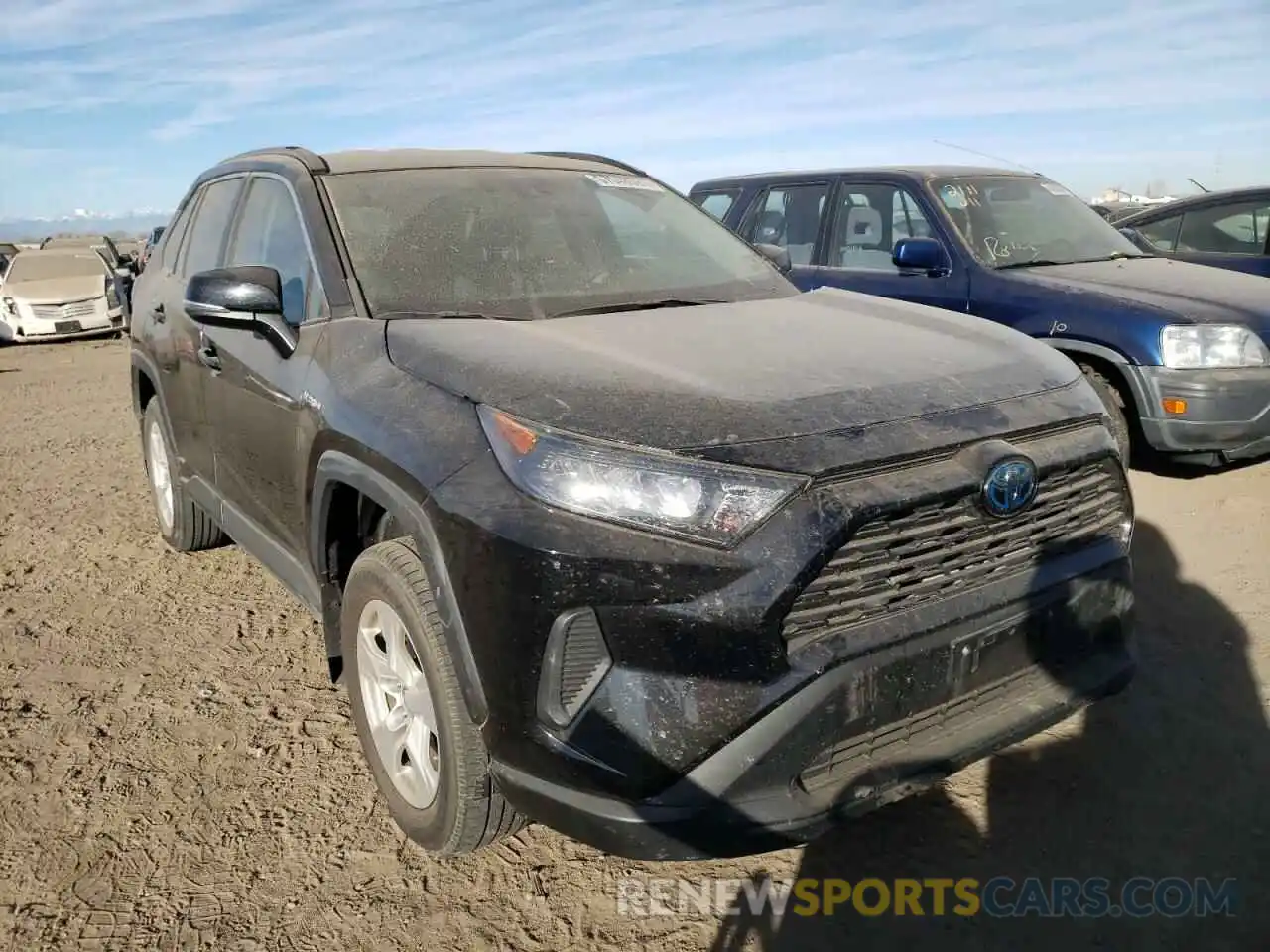 1 Photograph of a damaged car 2T3MWRFV3KW020040 TOYOTA RAV4 2019