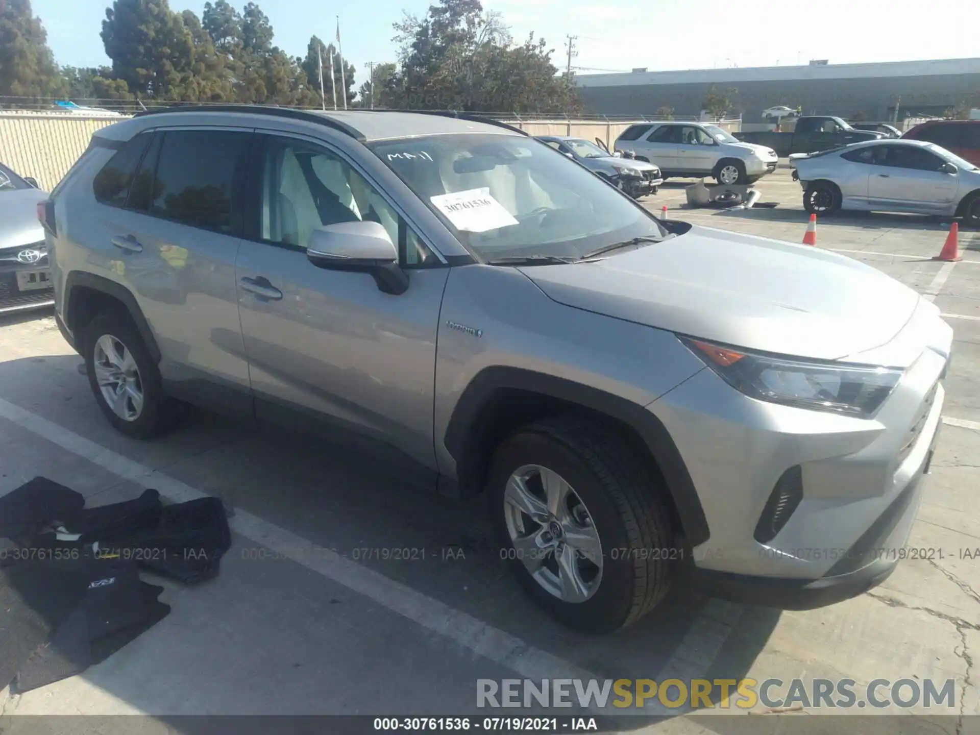 1 Photograph of a damaged car 2T3MWRFV3KW023732 TOYOTA RAV4 2019