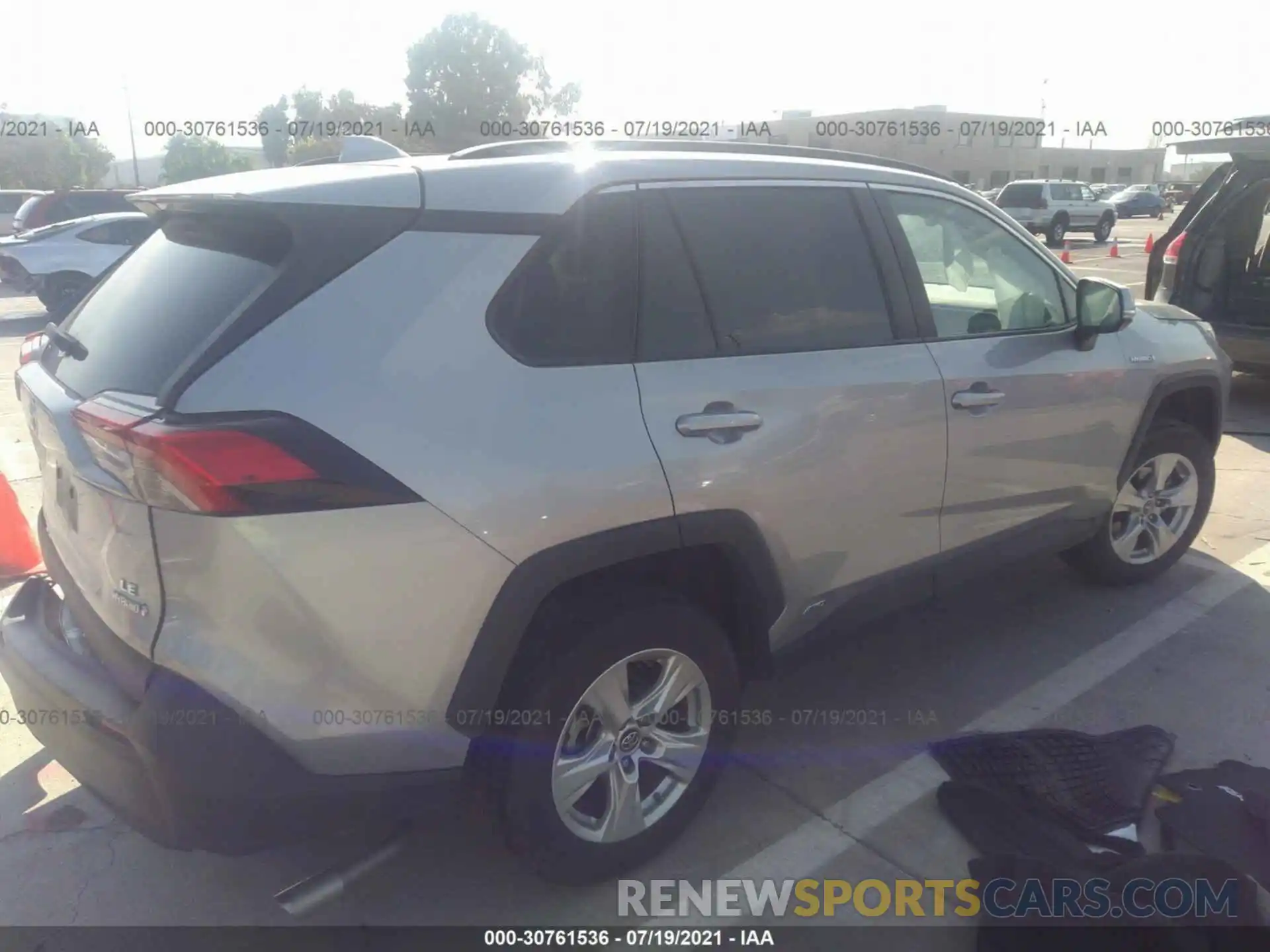 4 Photograph of a damaged car 2T3MWRFV3KW023732 TOYOTA RAV4 2019