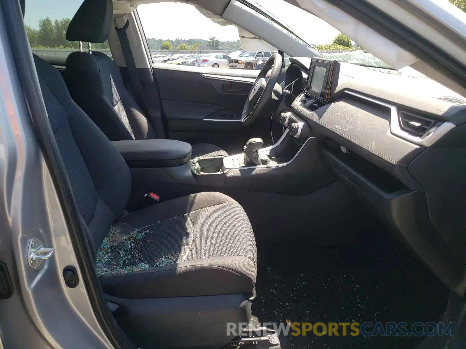 5 Photograph of a damaged car 2T3MWRFV3KW037419 TOYOTA RAV4 2019