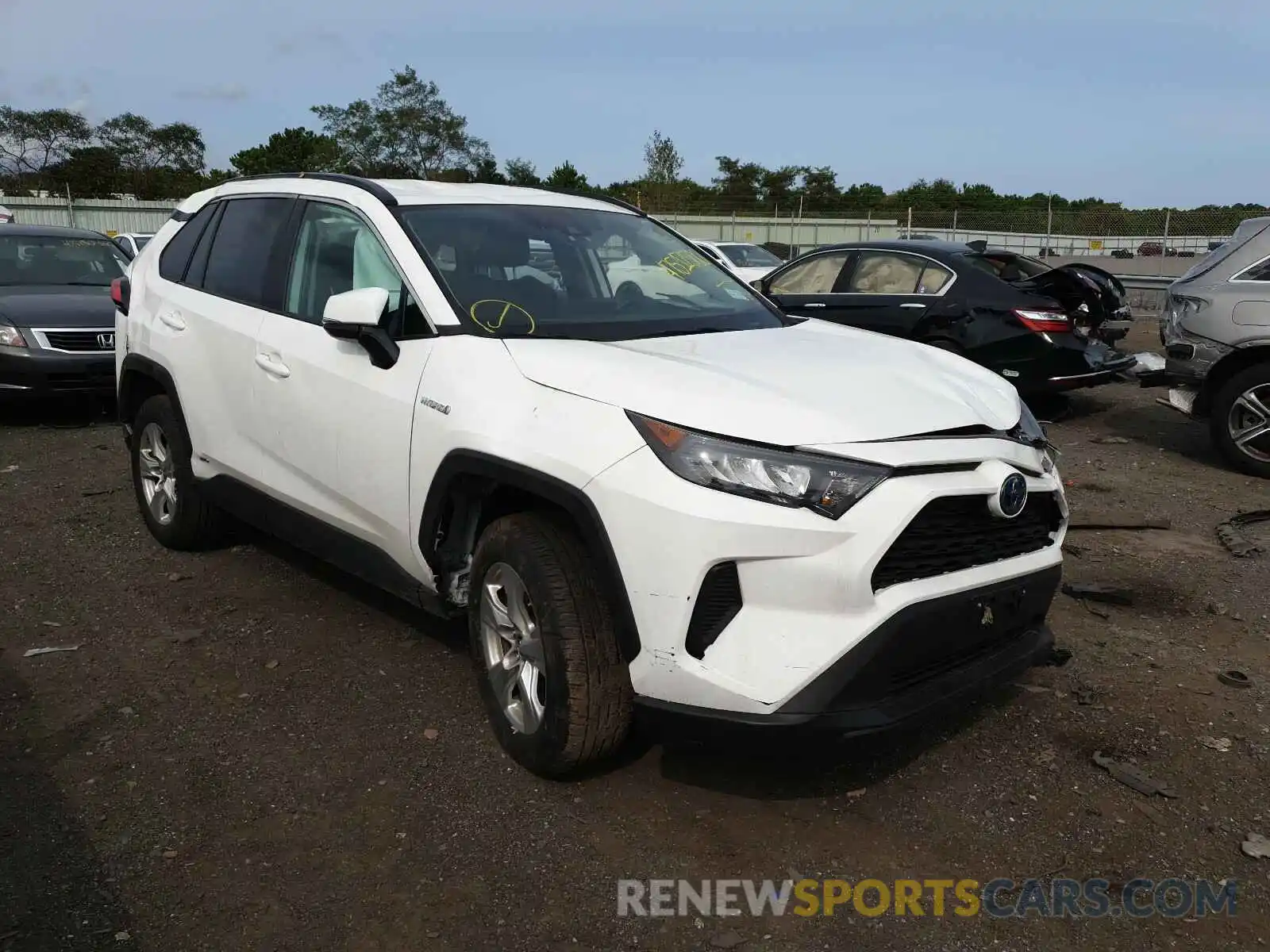 1 Photograph of a damaged car 2T3MWRFV3KW039882 TOYOTA RAV4 2019