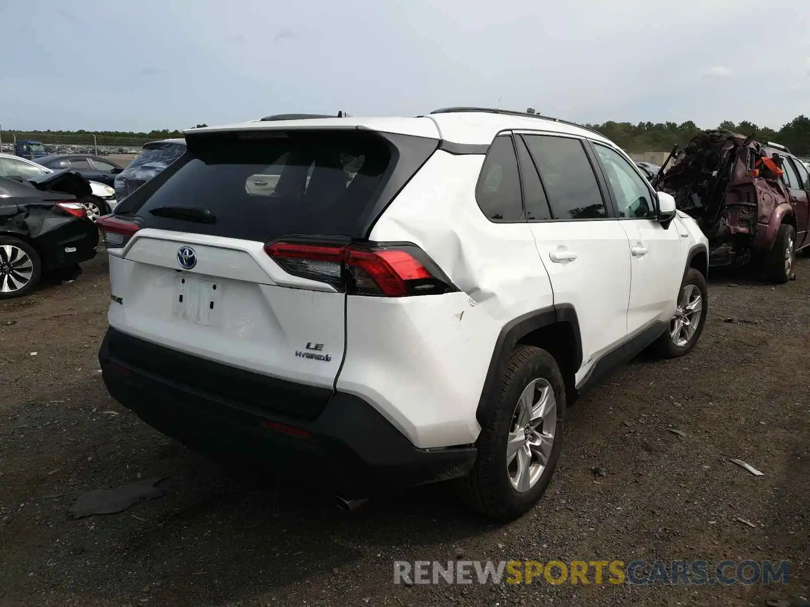 4 Photograph of a damaged car 2T3MWRFV3KW039882 TOYOTA RAV4 2019