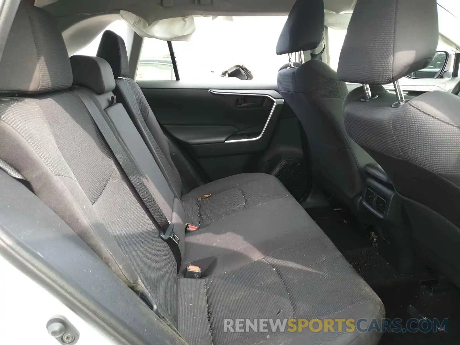 6 Photograph of a damaged car 2T3MWRFV3KW039882 TOYOTA RAV4 2019