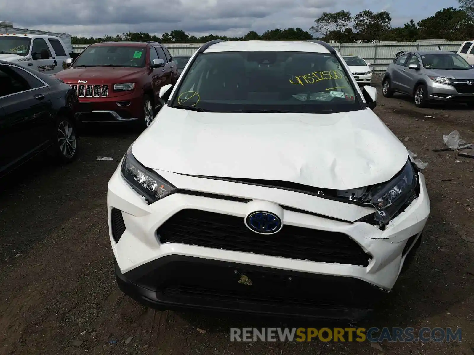 9 Photograph of a damaged car 2T3MWRFV3KW039882 TOYOTA RAV4 2019