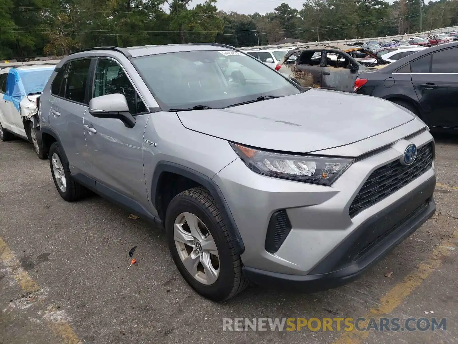 1 Photograph of a damaged car 2T3MWRFV5KW004468 TOYOTA RAV4 2019