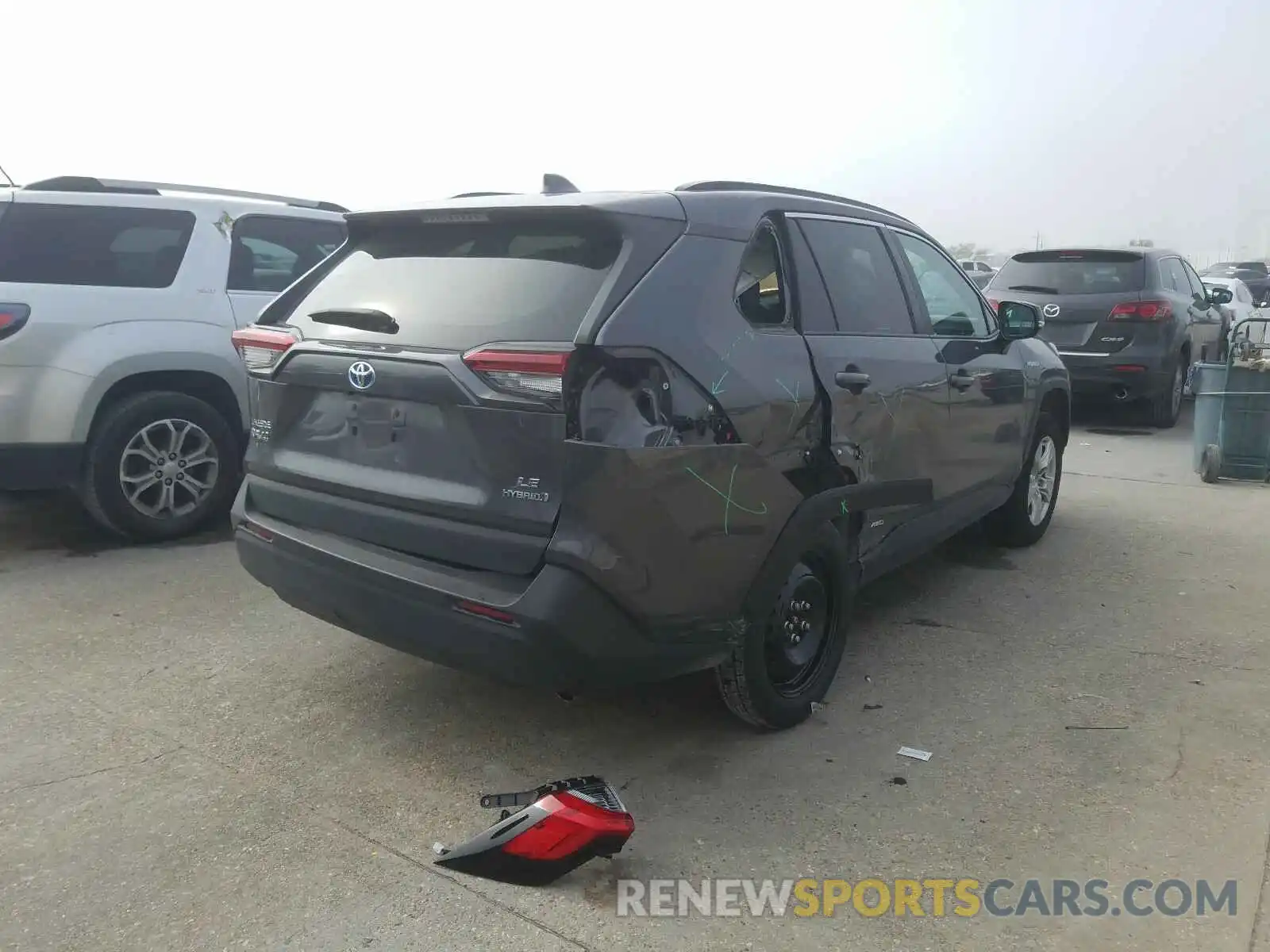 4 Photograph of a damaged car 2T3MWRFV5KW006107 TOYOTA RAV4 2019