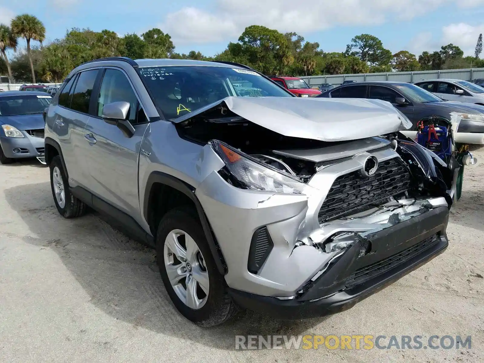 1 Photograph of a damaged car 2T3MWRFV5KW016362 TOYOTA RAV4 2019