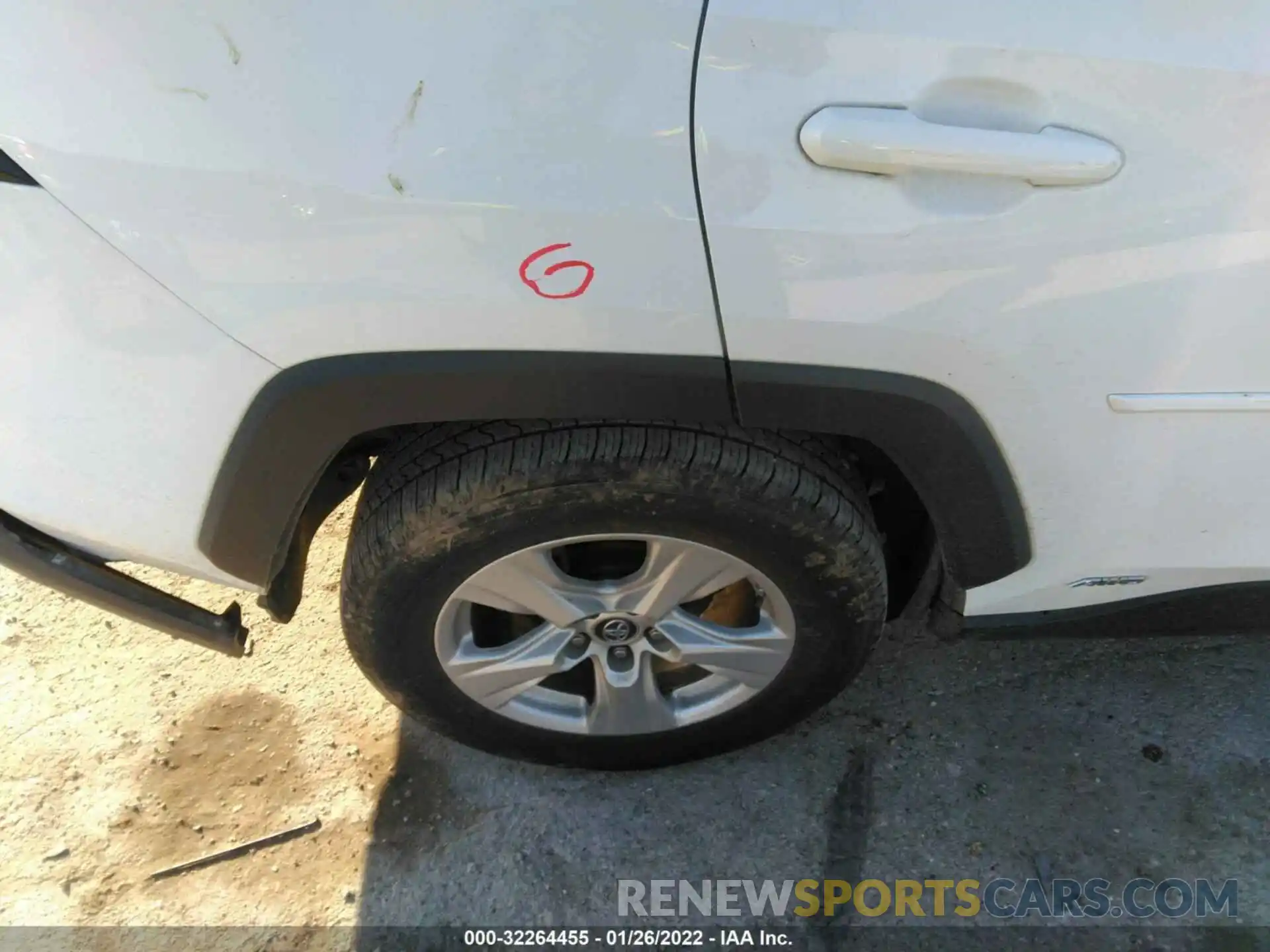 14 Photograph of a damaged car 2T3MWRFV5KW032769 TOYOTA RAV4 2019