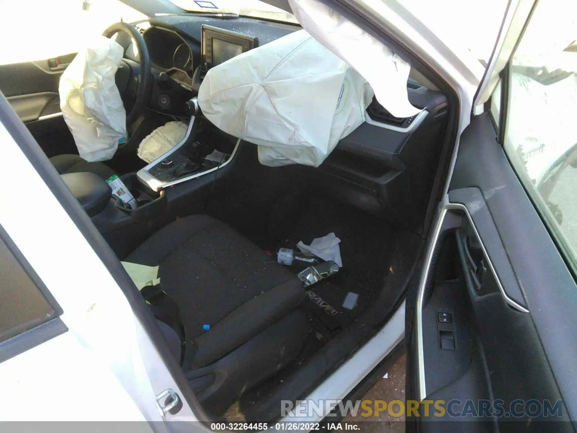 5 Photograph of a damaged car 2T3MWRFV5KW032769 TOYOTA RAV4 2019