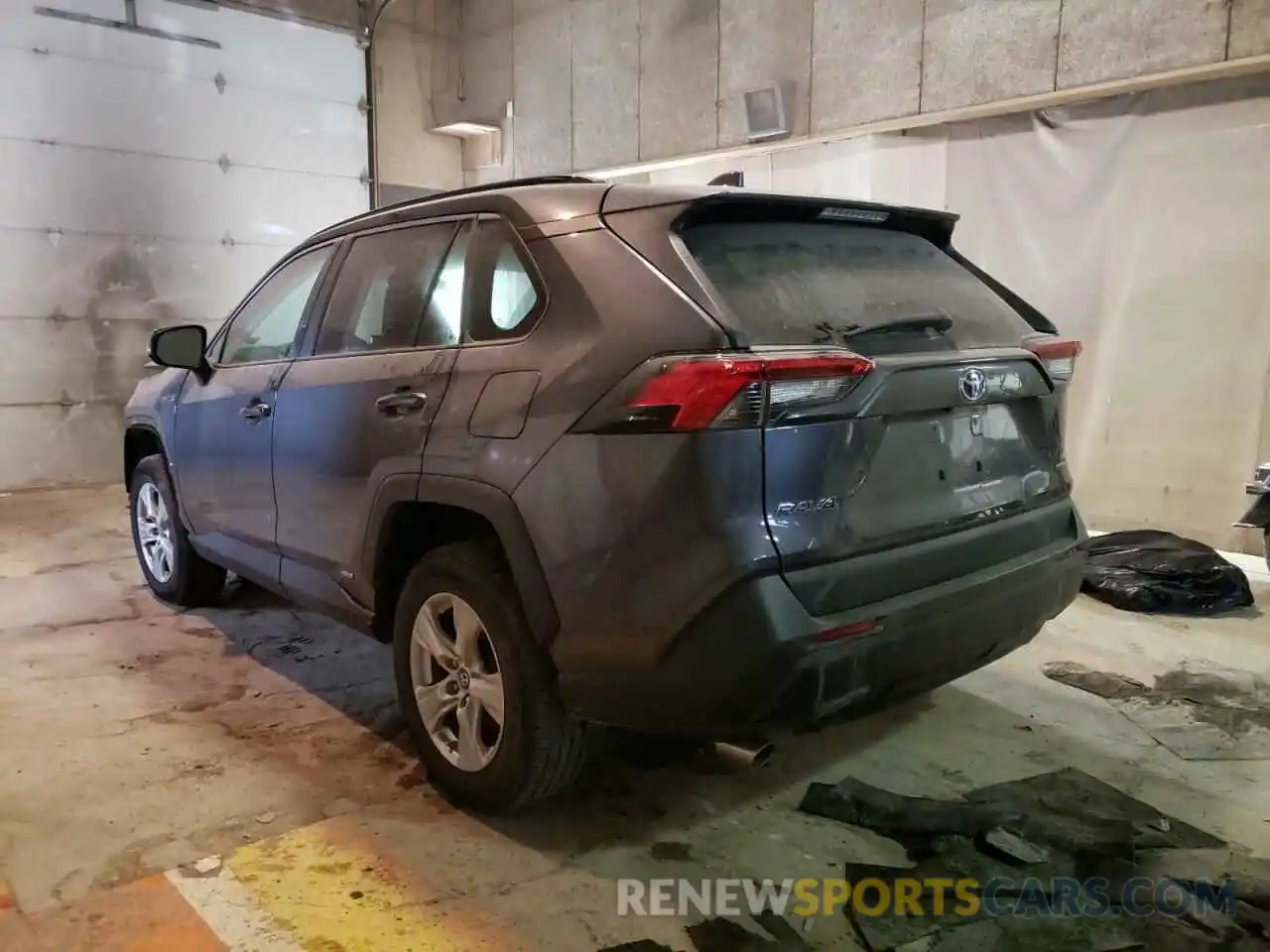 3 Photograph of a damaged car 2T3MWRFV5KW036160 TOYOTA RAV4 2019