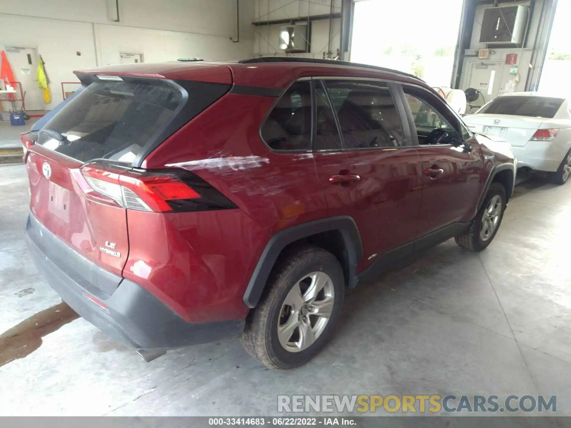 4 Photograph of a damaged car 2T3MWRFV5KW041035 TOYOTA RAV4 2019