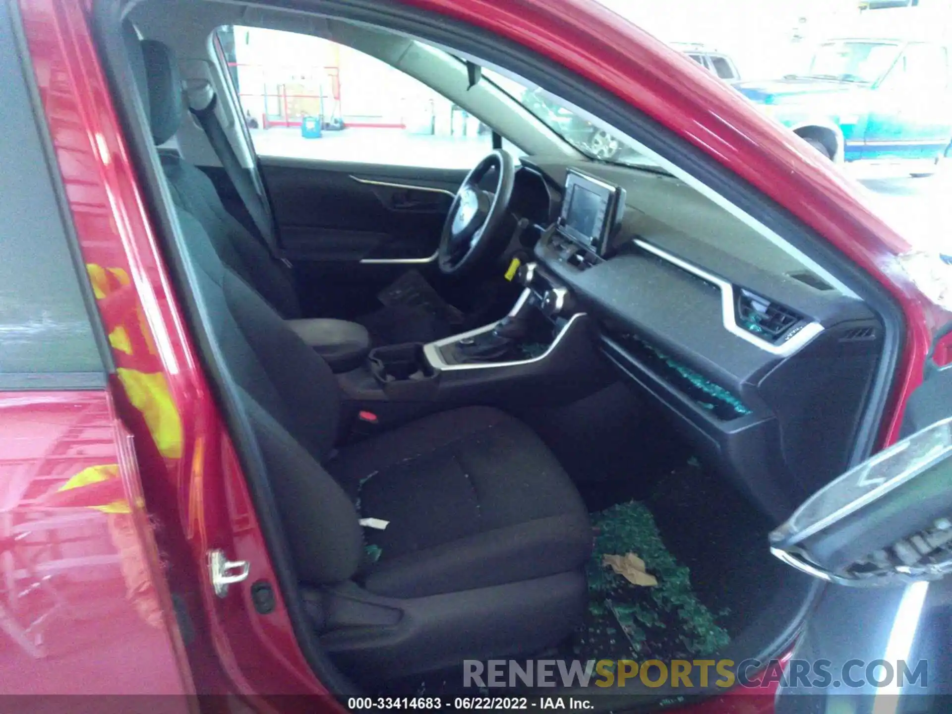 5 Photograph of a damaged car 2T3MWRFV5KW041035 TOYOTA RAV4 2019