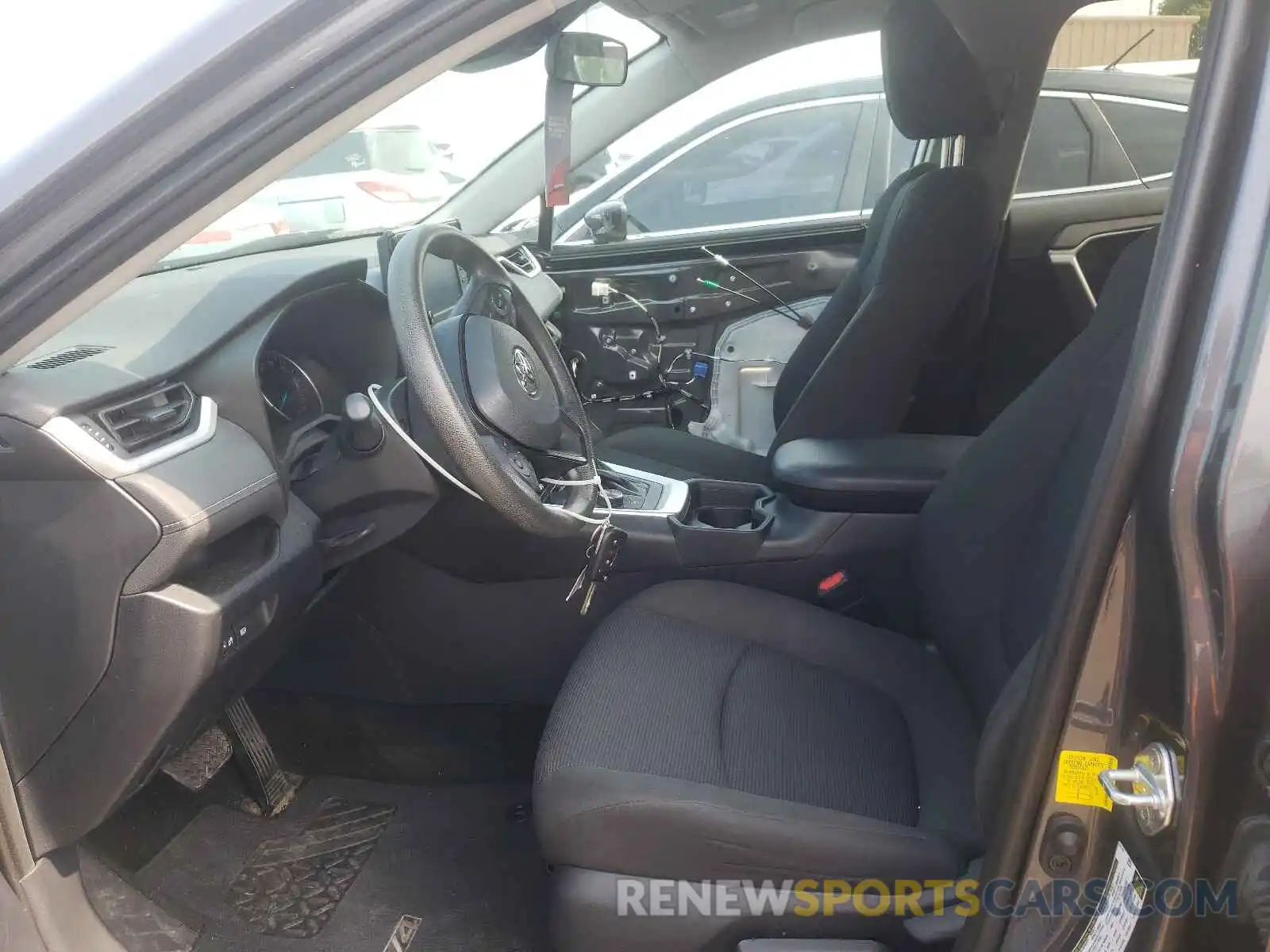 5 Photograph of a damaged car 2T3MWRFV6KW024826 TOYOTA RAV4 2019