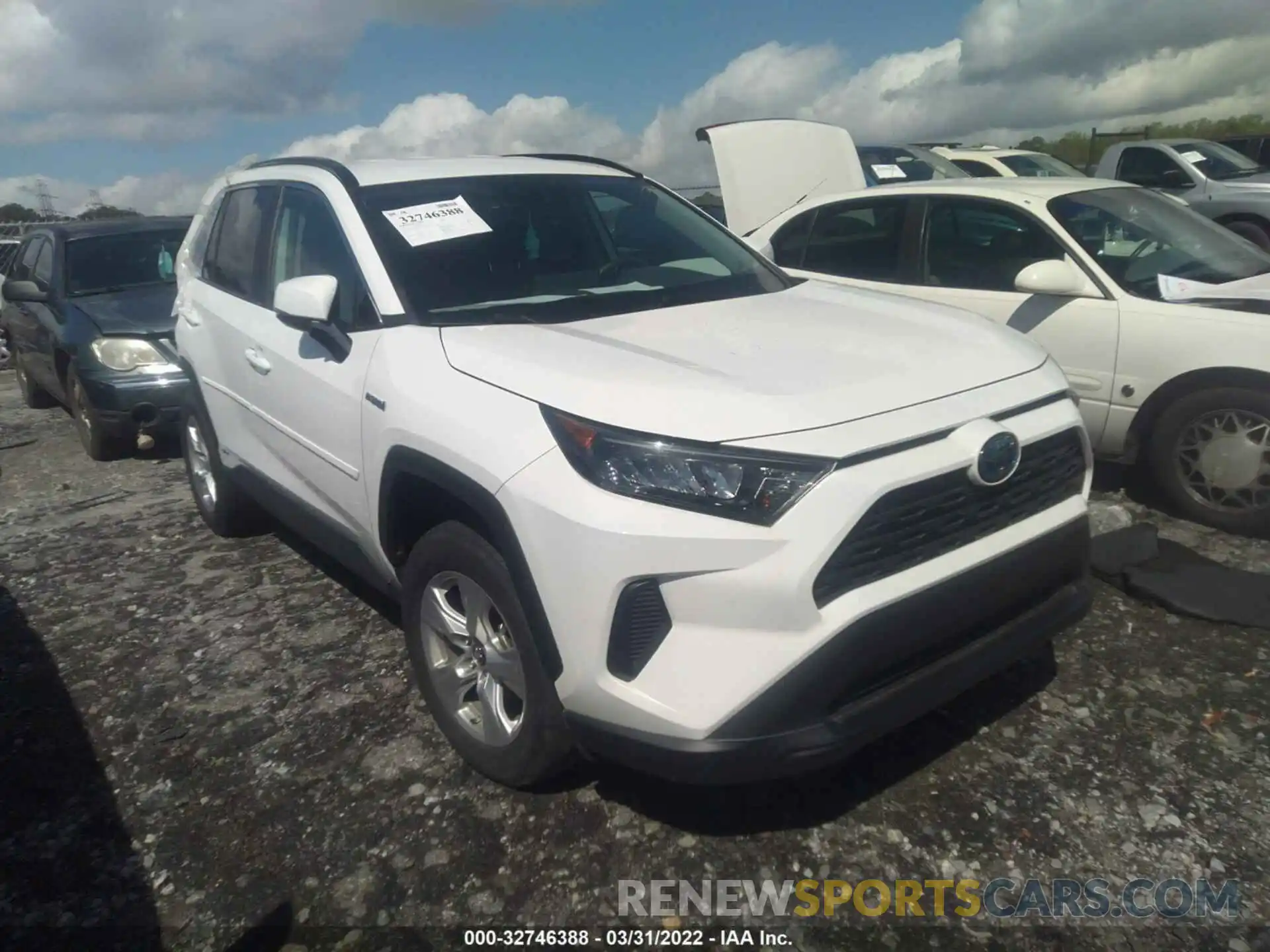 1 Photograph of a damaged car 2T3MWRFV6KW032263 TOYOTA RAV4 2019