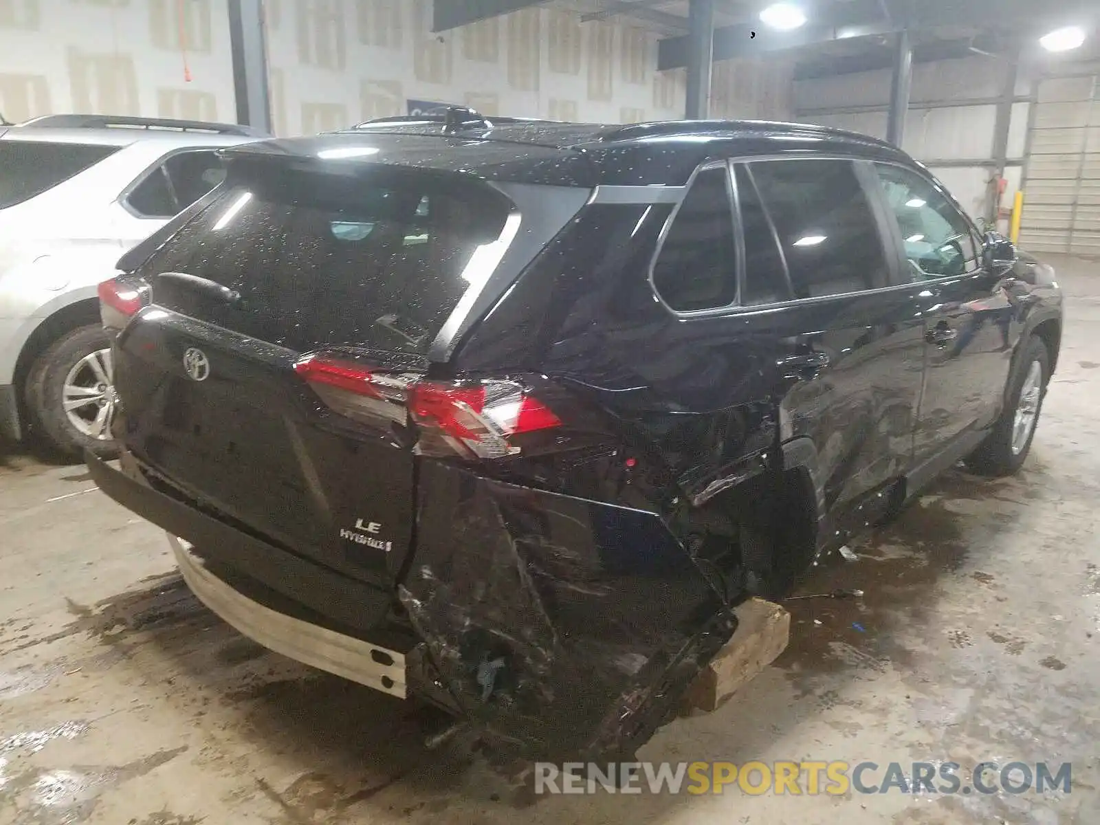 4 Photograph of a damaged car 2T3MWRFV6KW041934 TOYOTA RAV4 2019