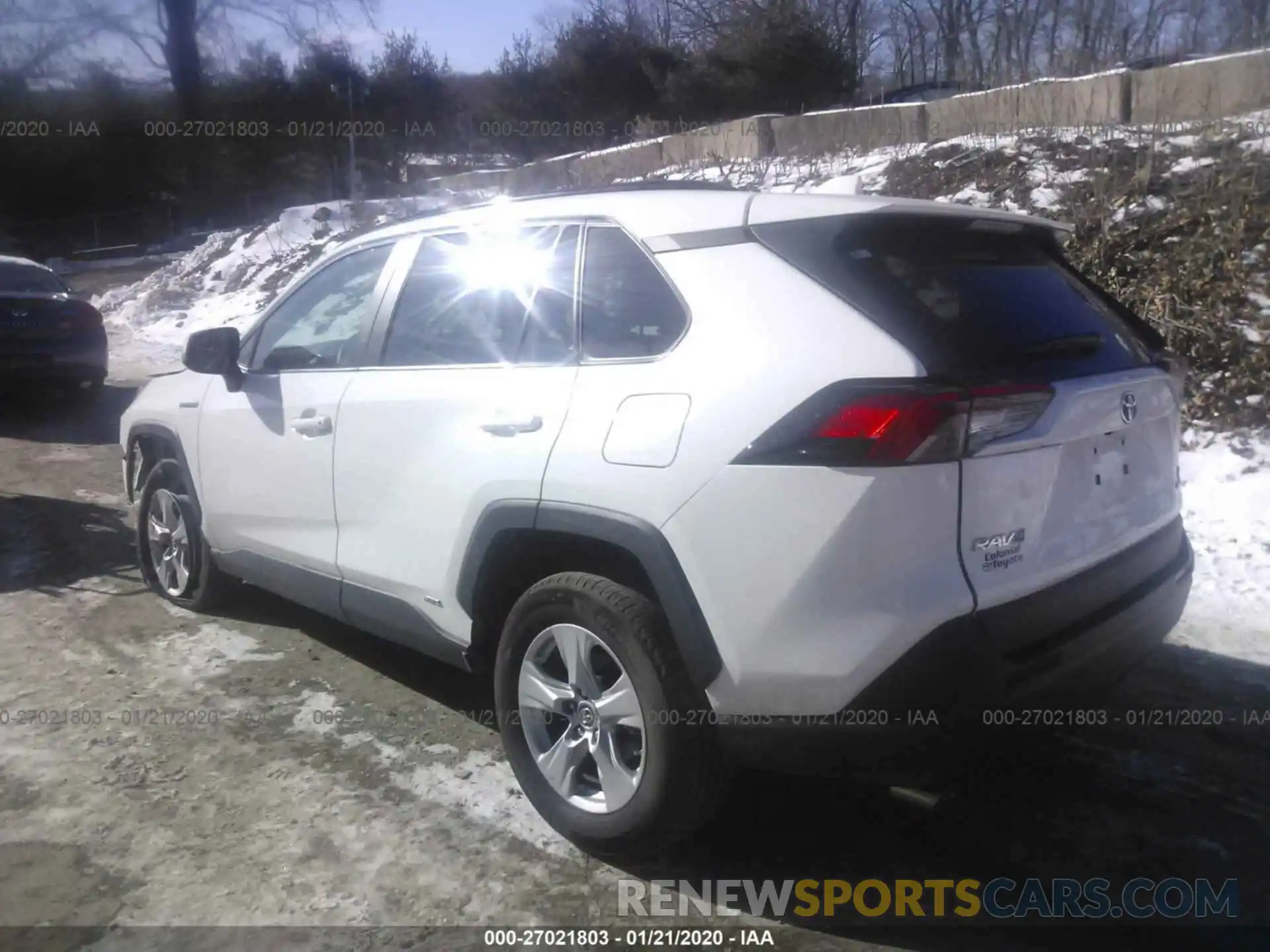 3 Photograph of a damaged car 2T3MWRFV7KW010501 TOYOTA RAV4 2019