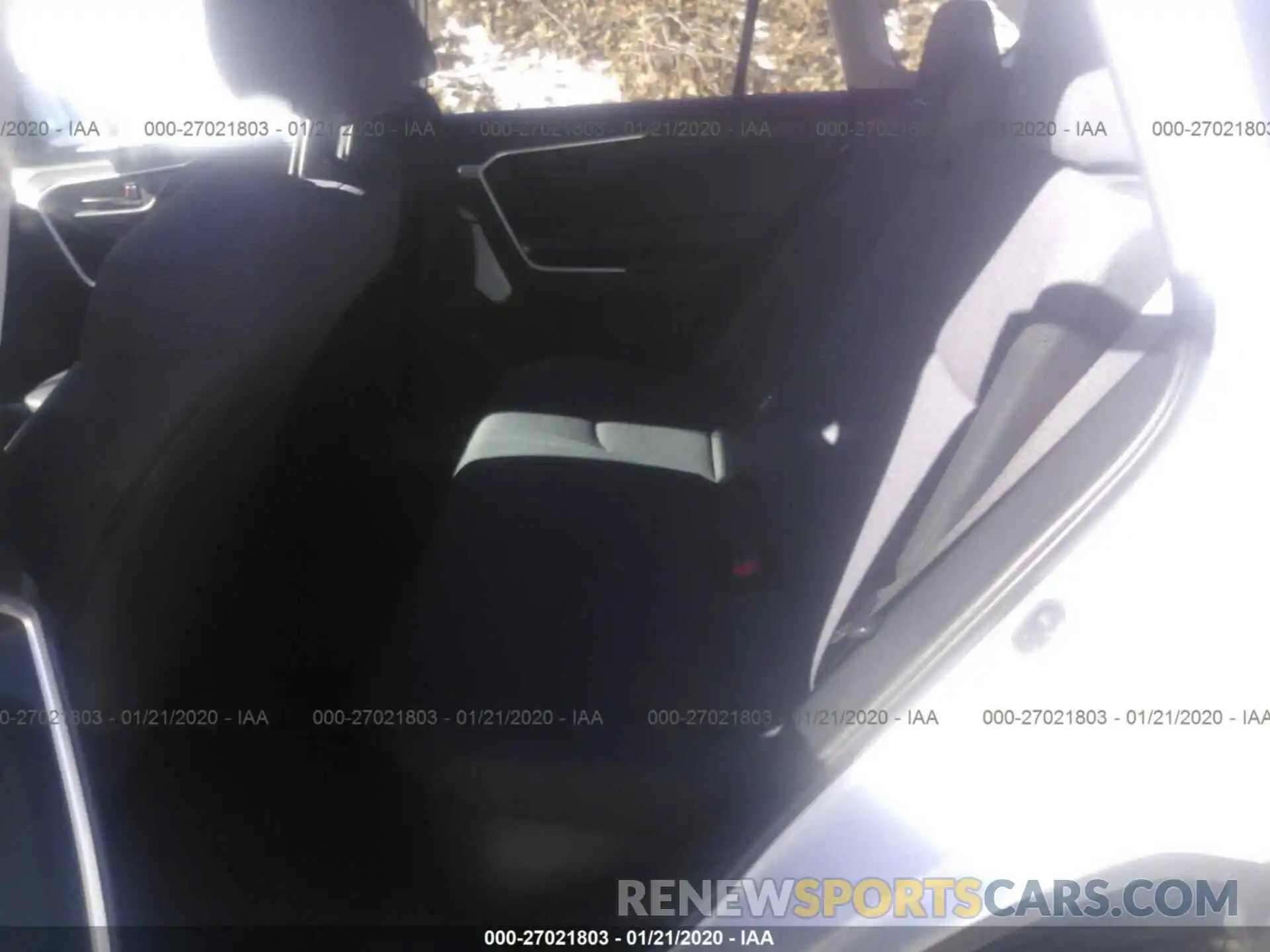 8 Photograph of a damaged car 2T3MWRFV7KW010501 TOYOTA RAV4 2019