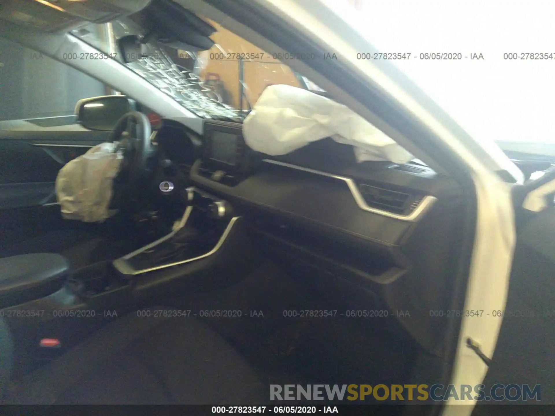 5 Photograph of a damaged car 2T3MWRFV7KW024429 TOYOTA RAV4 2019