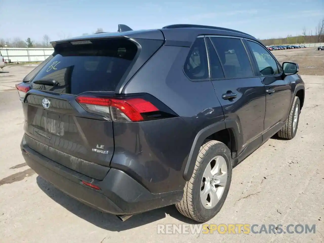 4 Photograph of a damaged car 2T3MWRFV7KW033390 TOYOTA RAV4 2019