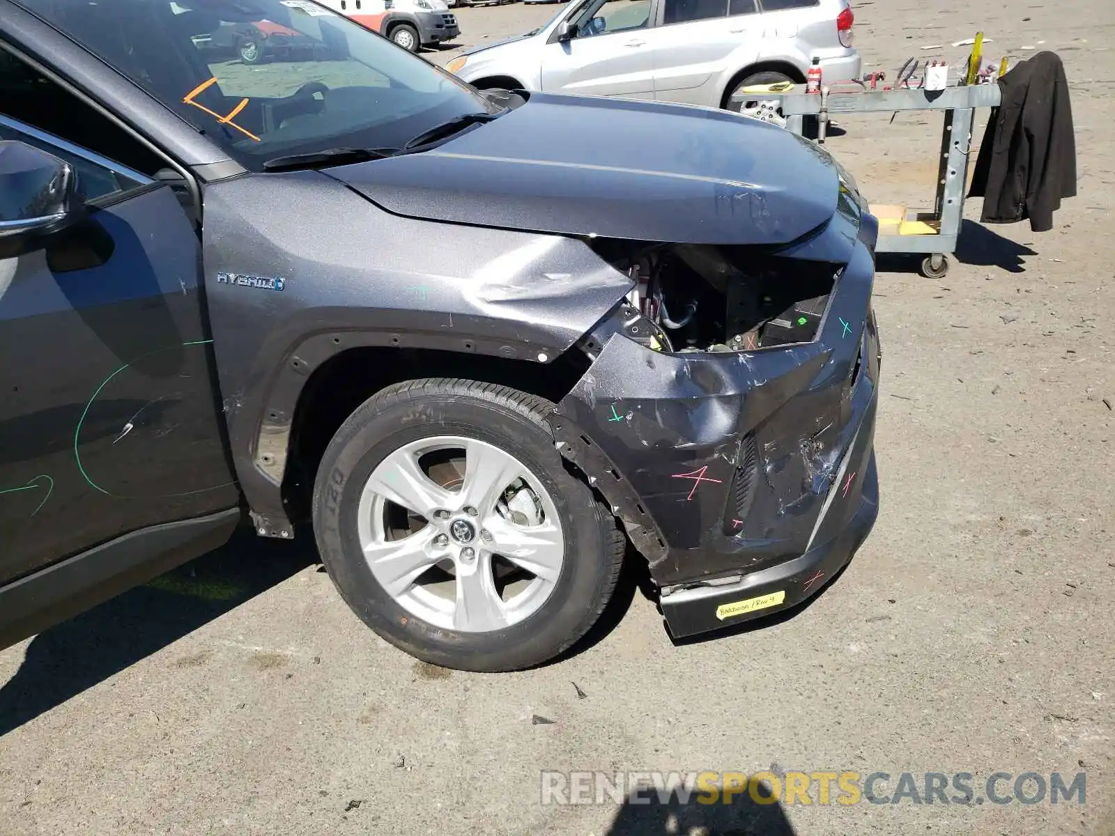 9 Photograph of a damaged car 2T3MWRFV7KW037519 TOYOTA RAV4 2019