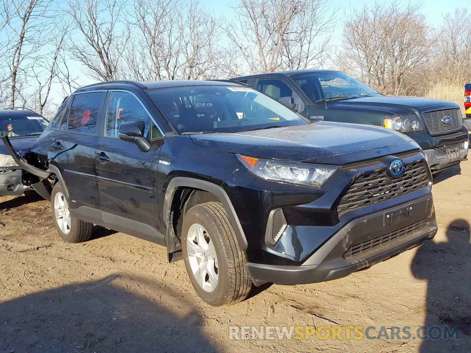 1 Photograph of a damaged car 2T3MWRFV7KW046270 TOYOTA RAV4 2019