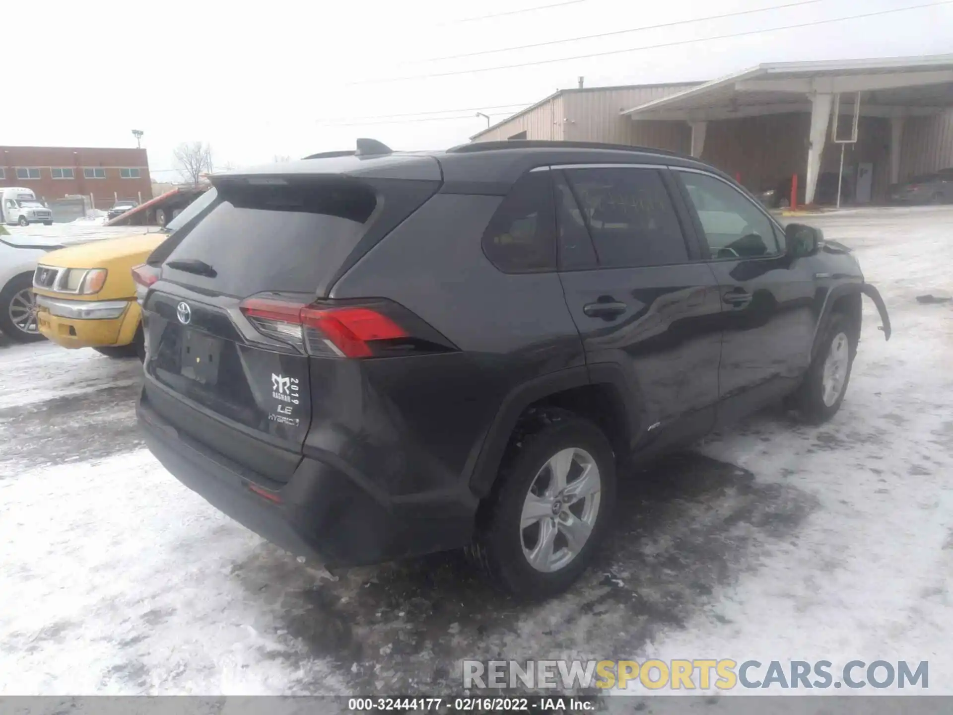 4 Photograph of a damaged car 2T3MWRFV8KW004450 TOYOTA RAV4 2019