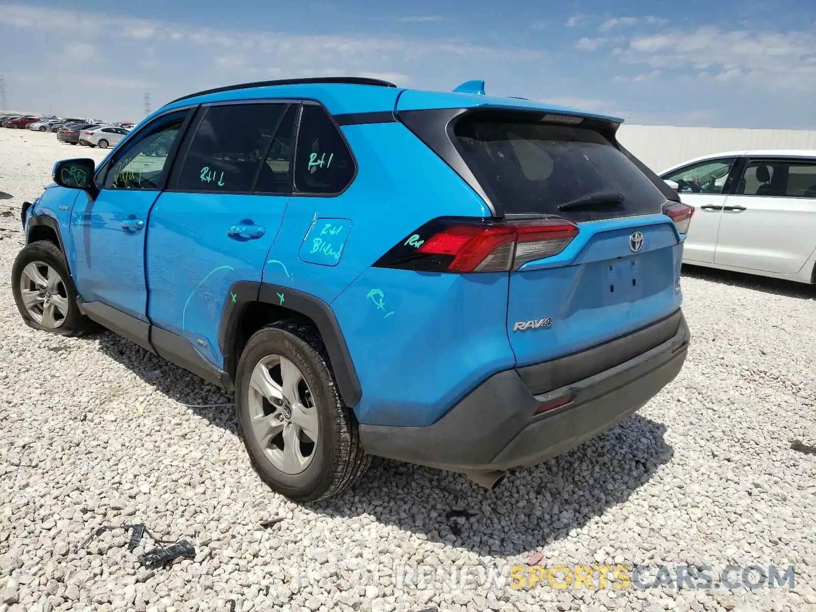 3 Фотография поврежденного автомобиля 2T3MWRFV8KW010233 TOYOTA RAV4 2019