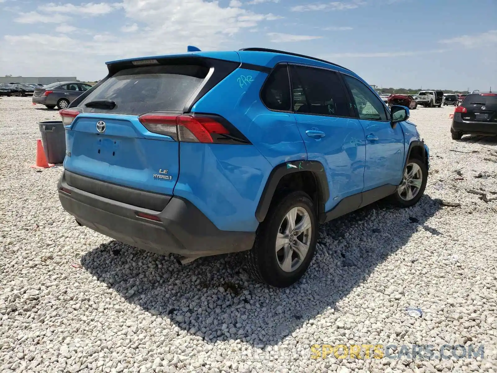 4 Фотография поврежденного автомобиля 2T3MWRFV8KW010233 TOYOTA RAV4 2019