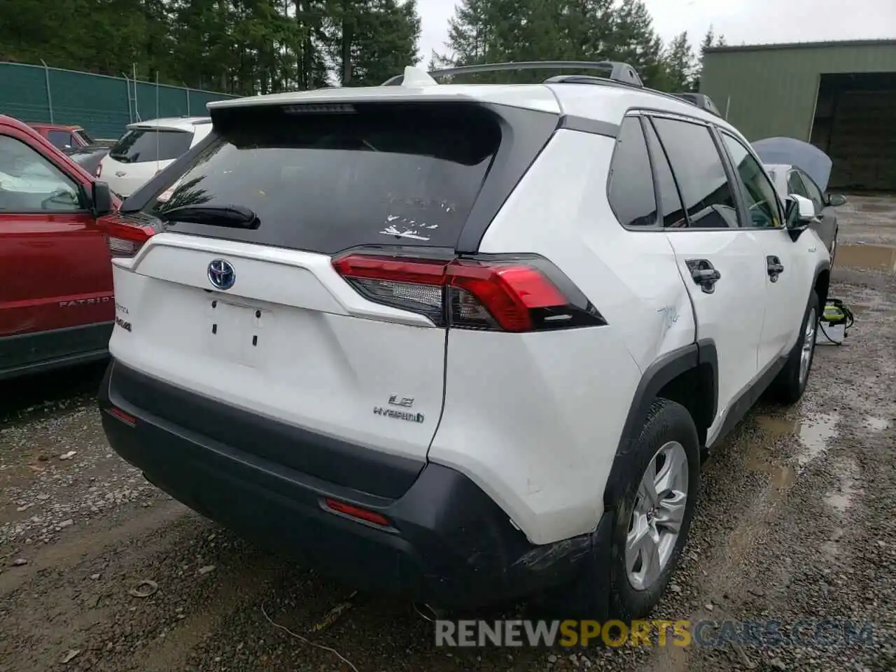 4 Photograph of a damaged car 2T3MWRFV8KW026688 TOYOTA RAV4 2019