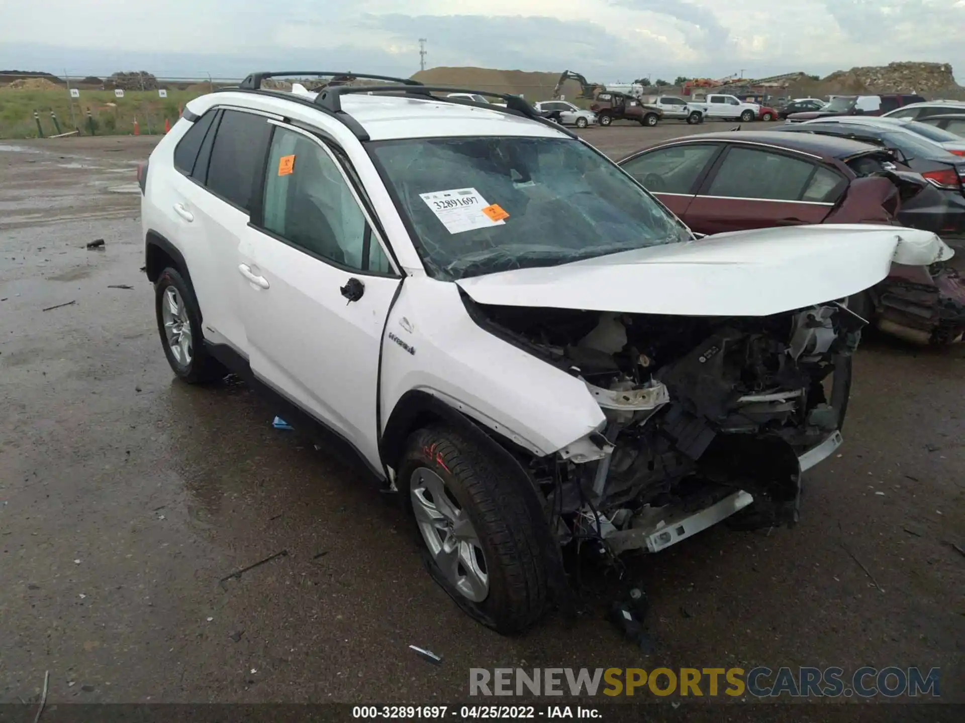 1 Photograph of a damaged car 2T3MWRFV8KW034984 TOYOTA RAV4 2019