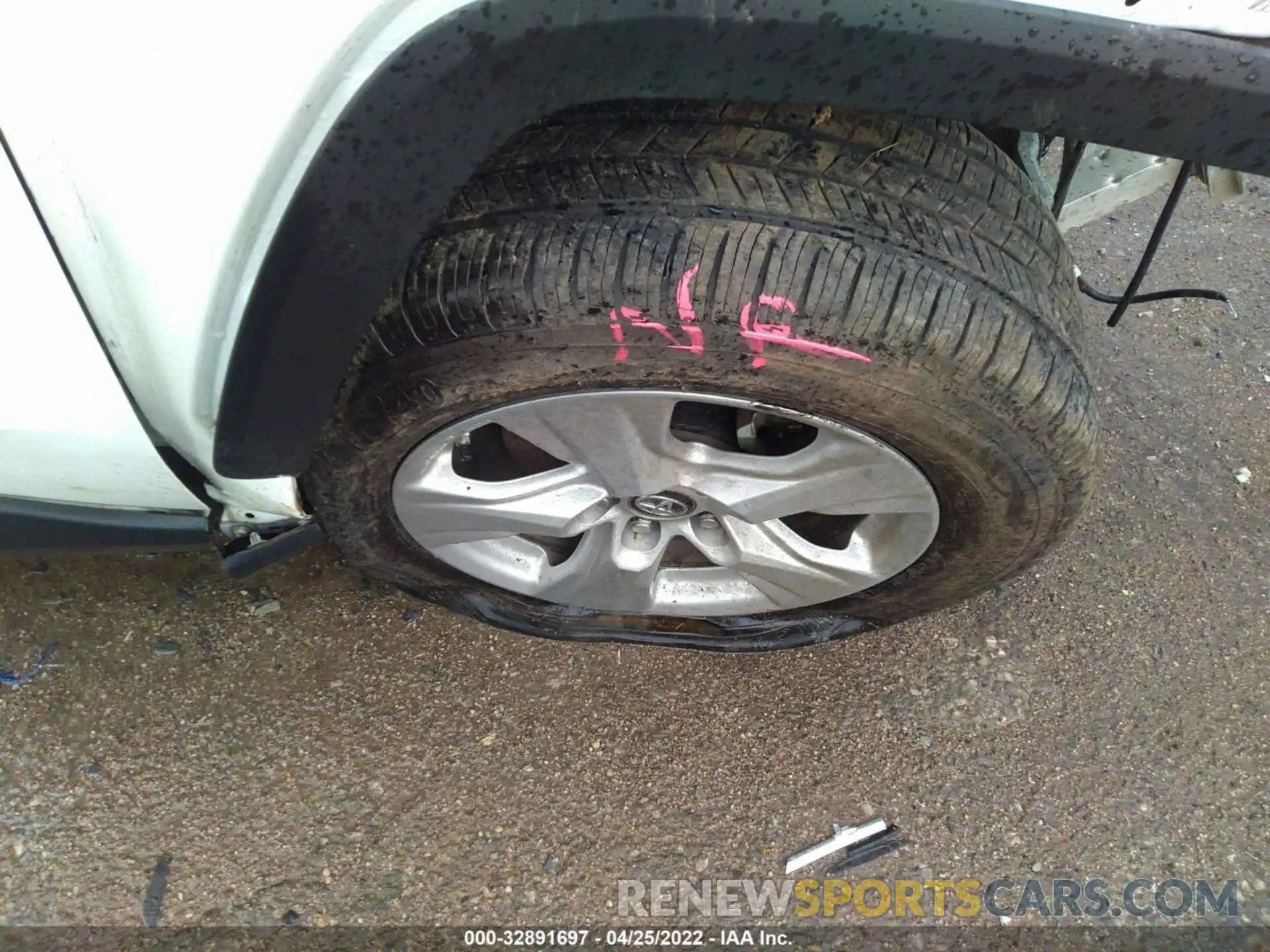 14 Photograph of a damaged car 2T3MWRFV8KW034984 TOYOTA RAV4 2019