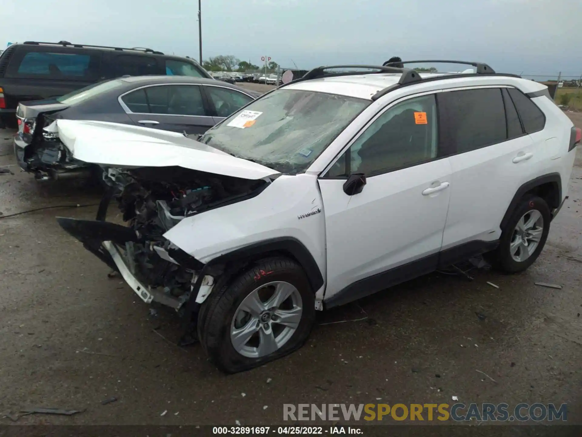 2 Photograph of a damaged car 2T3MWRFV8KW034984 TOYOTA RAV4 2019