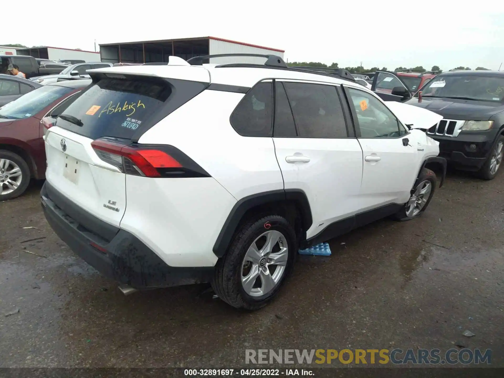 4 Photograph of a damaged car 2T3MWRFV8KW034984 TOYOTA RAV4 2019