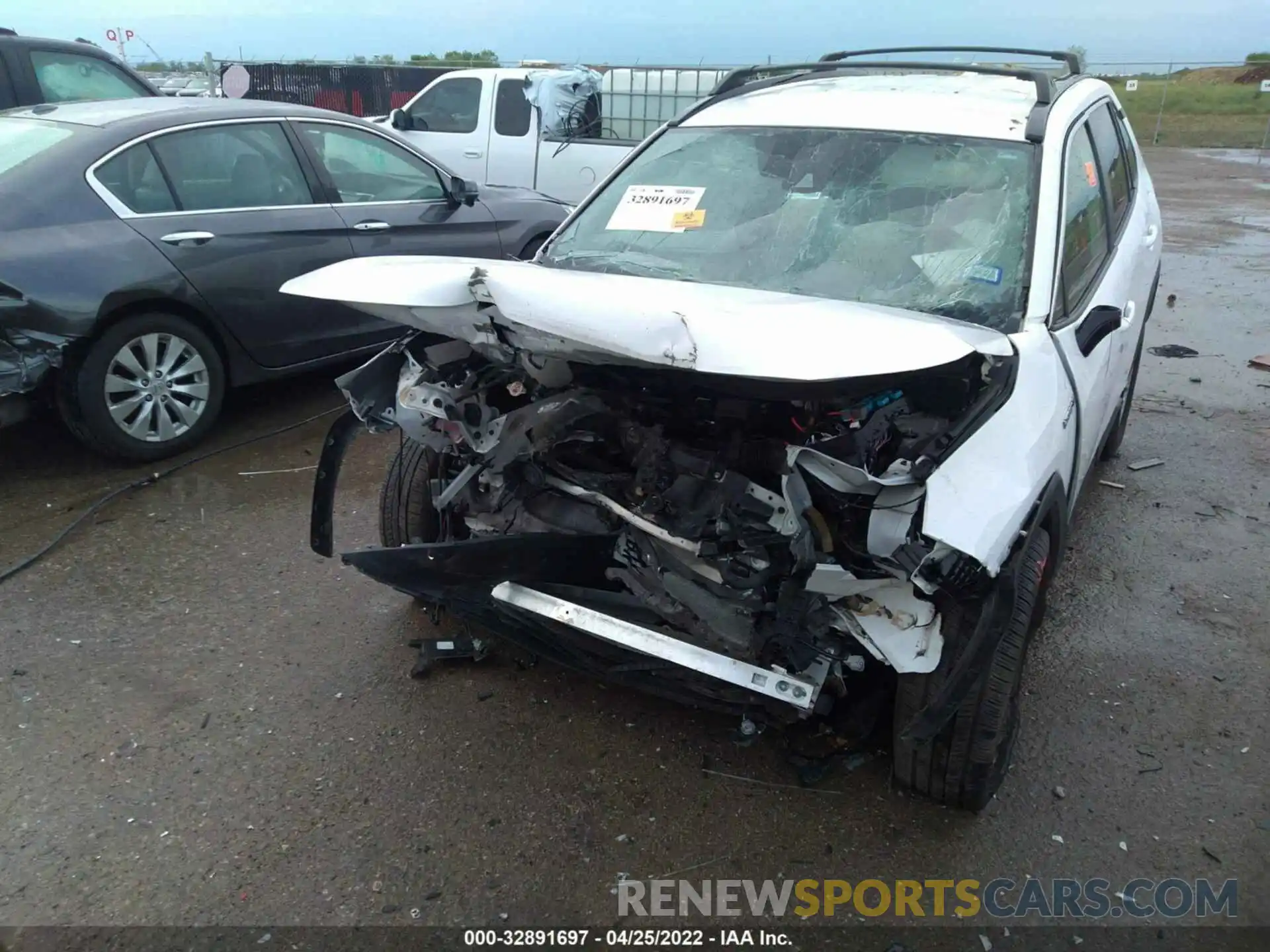 6 Photograph of a damaged car 2T3MWRFV8KW034984 TOYOTA RAV4 2019