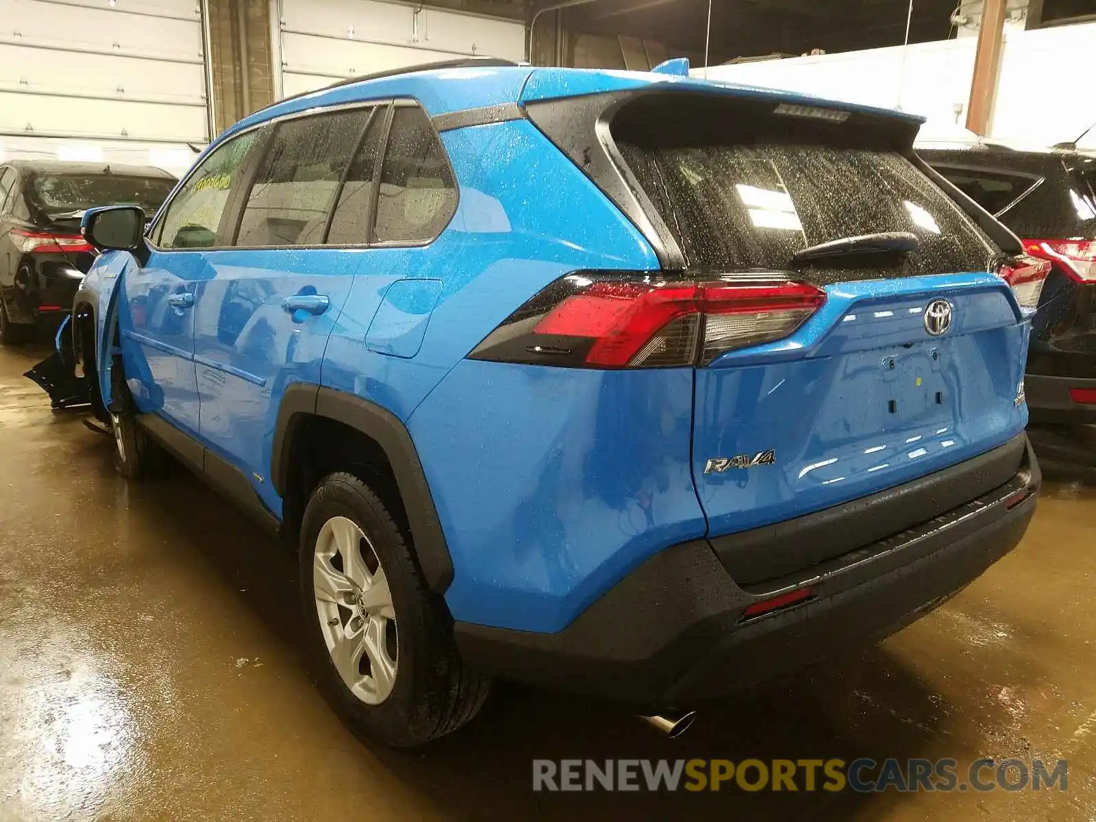 3 Photograph of a damaged car 2T3MWRFV8KW037223 TOYOTA RAV4 2019