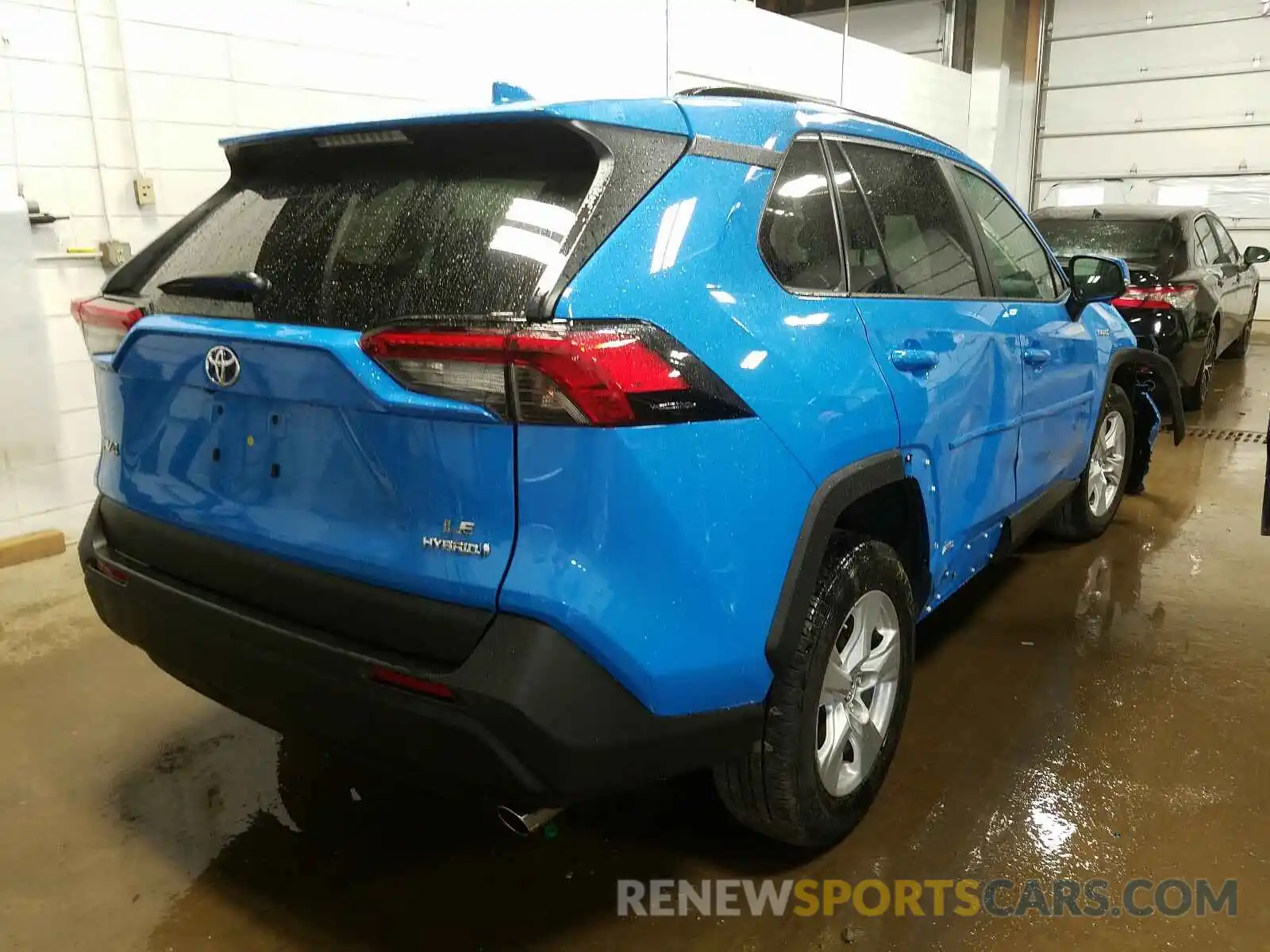 4 Photograph of a damaged car 2T3MWRFV8KW037223 TOYOTA RAV4 2019