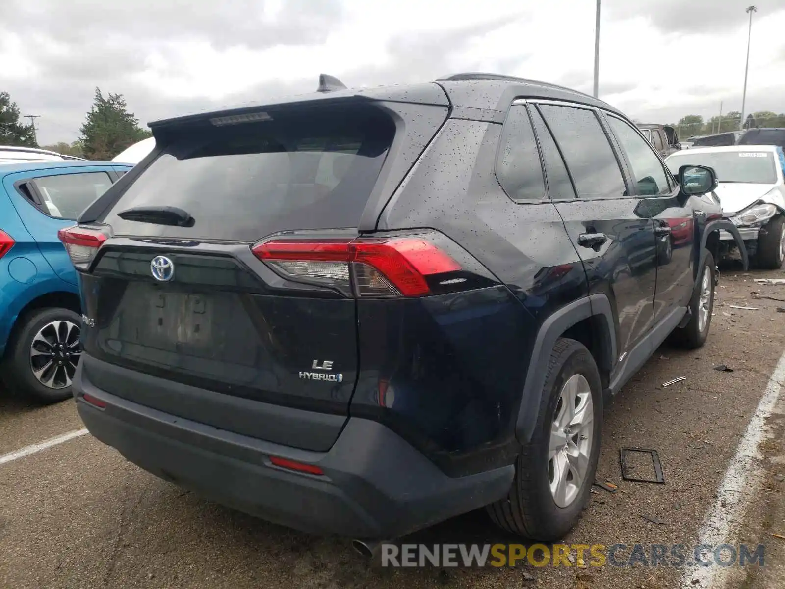 4 Photograph of a damaged car 2T3MWRFV9KW002562 TOYOTA RAV4 2019