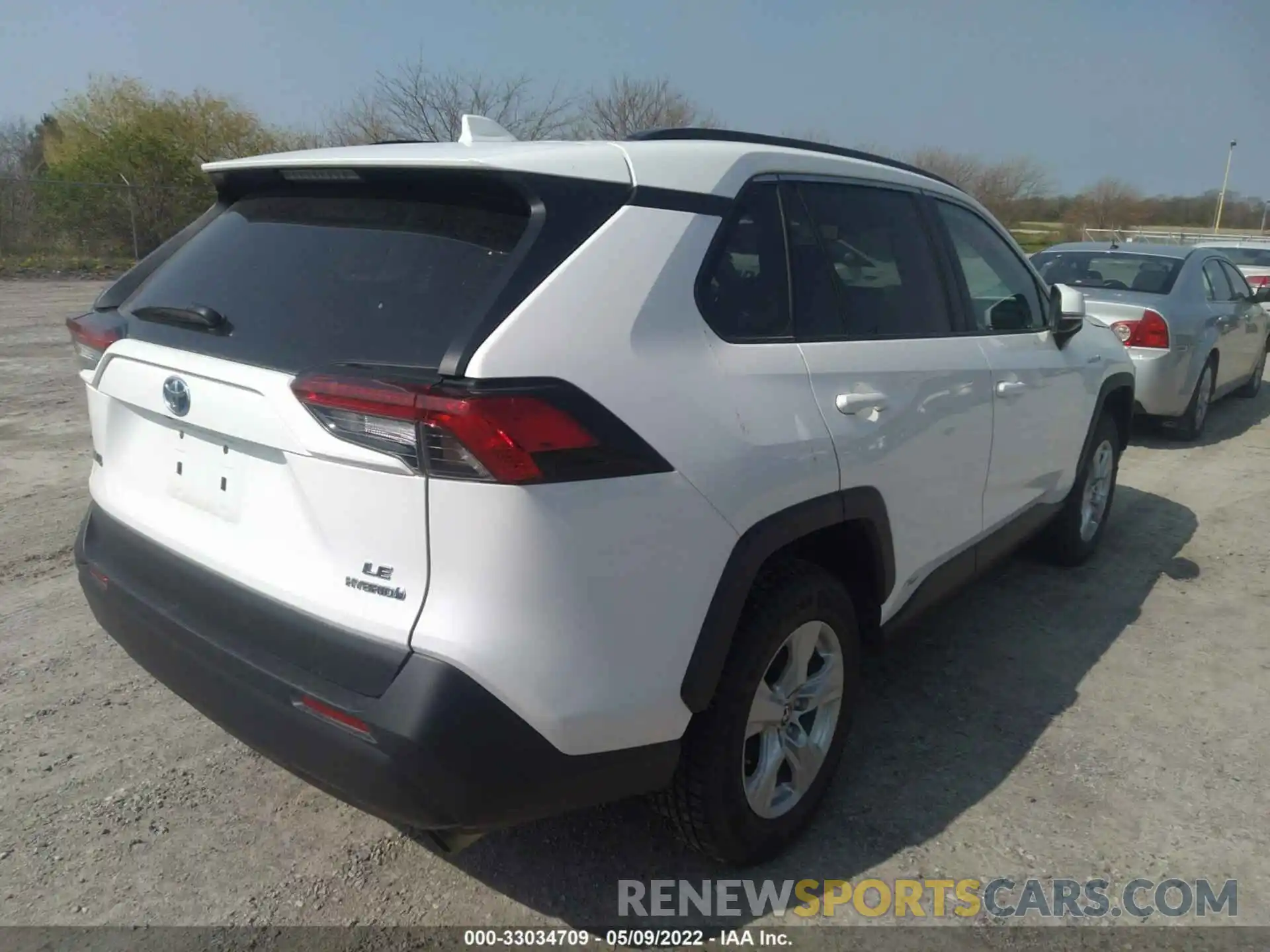 4 Photograph of a damaged car 2T3MWRFV9KW003887 TOYOTA RAV4 2019