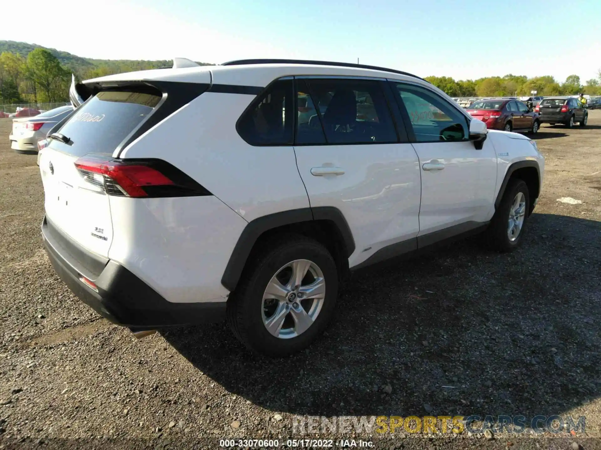 4 Photograph of a damaged car 2T3MWRFV9KW003937 TOYOTA RAV4 2019