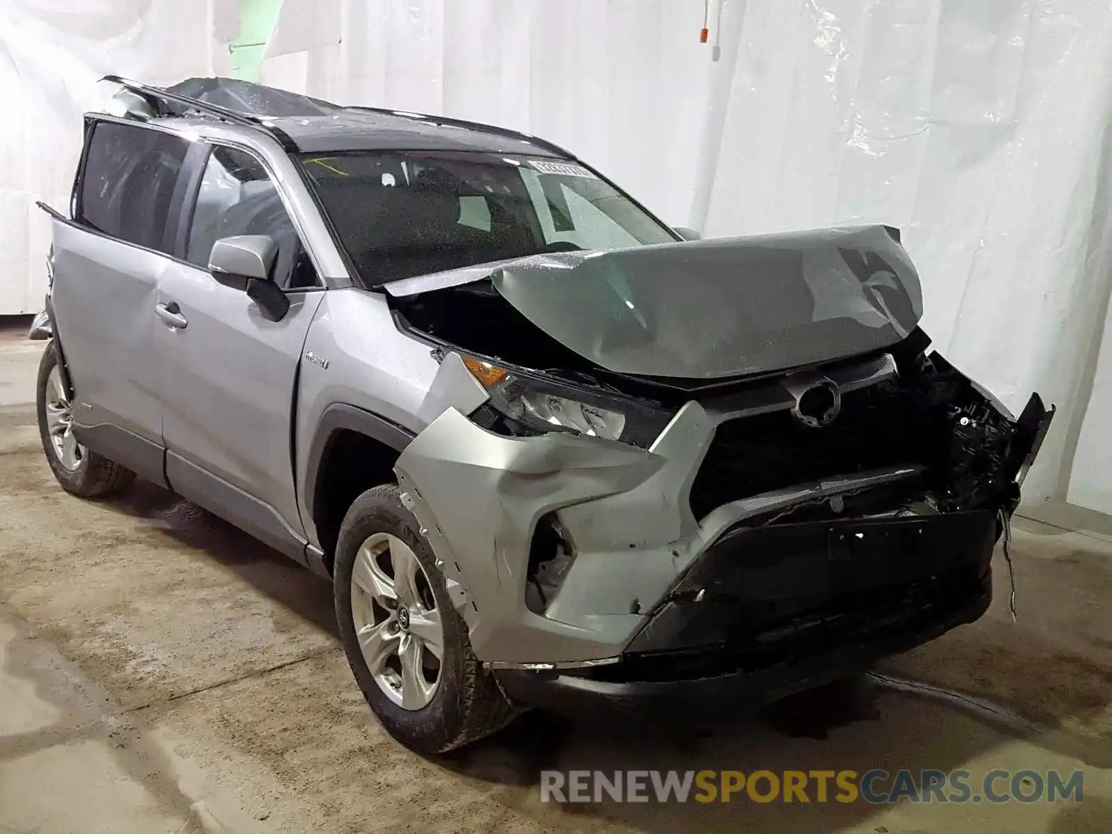 1 Photograph of a damaged car 2T3MWRFV9KW008166 TOYOTA RAV4 2019