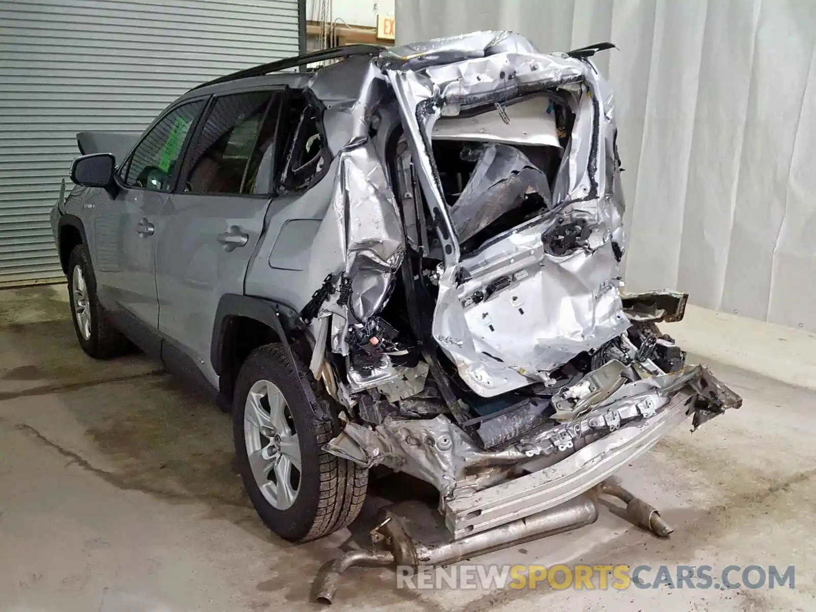 3 Photograph of a damaged car 2T3MWRFV9KW008166 TOYOTA RAV4 2019