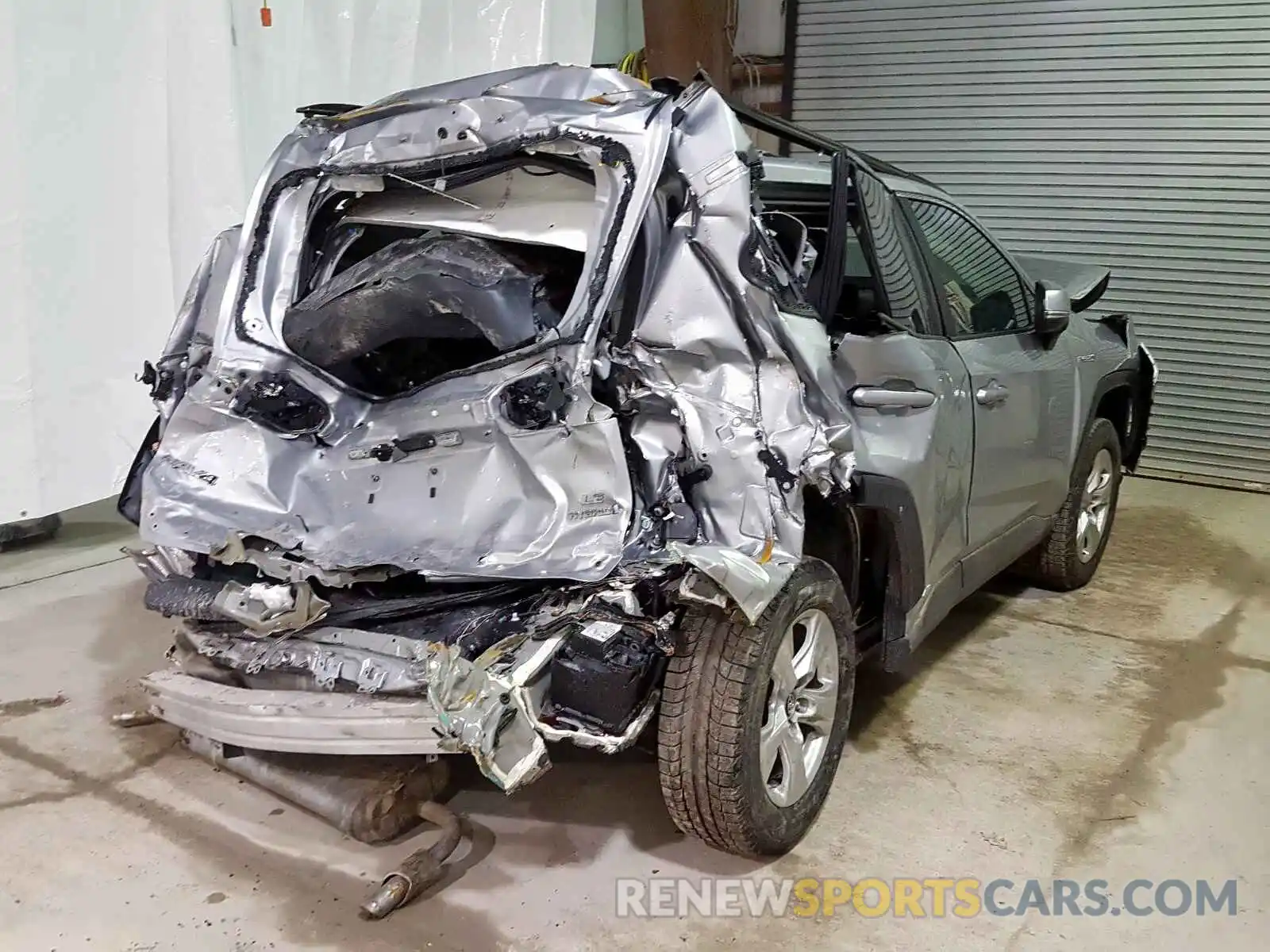 4 Photograph of a damaged car 2T3MWRFV9KW008166 TOYOTA RAV4 2019