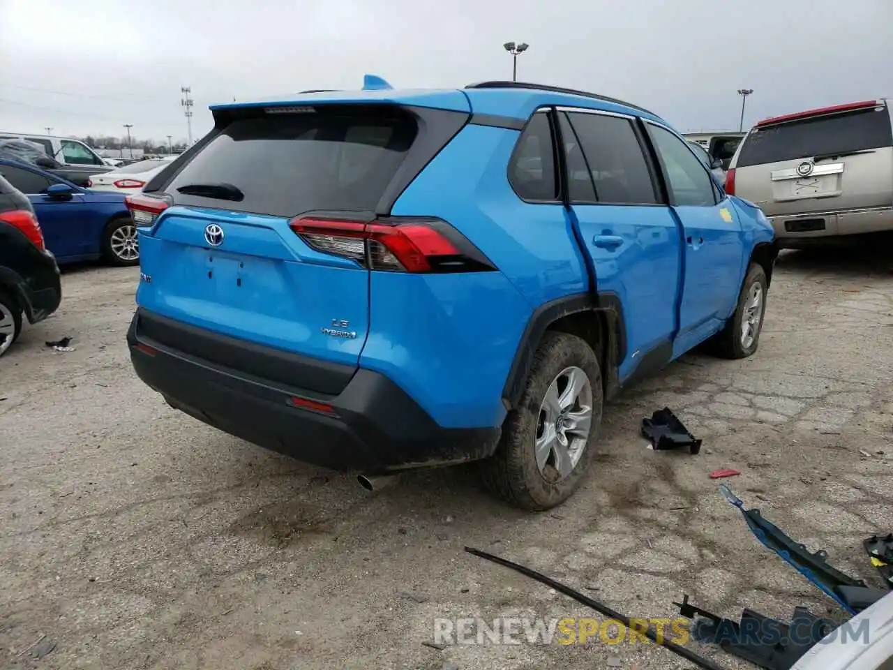 4 Photograph of a damaged car 2T3MWRFV9KW017952 TOYOTA RAV4 2019