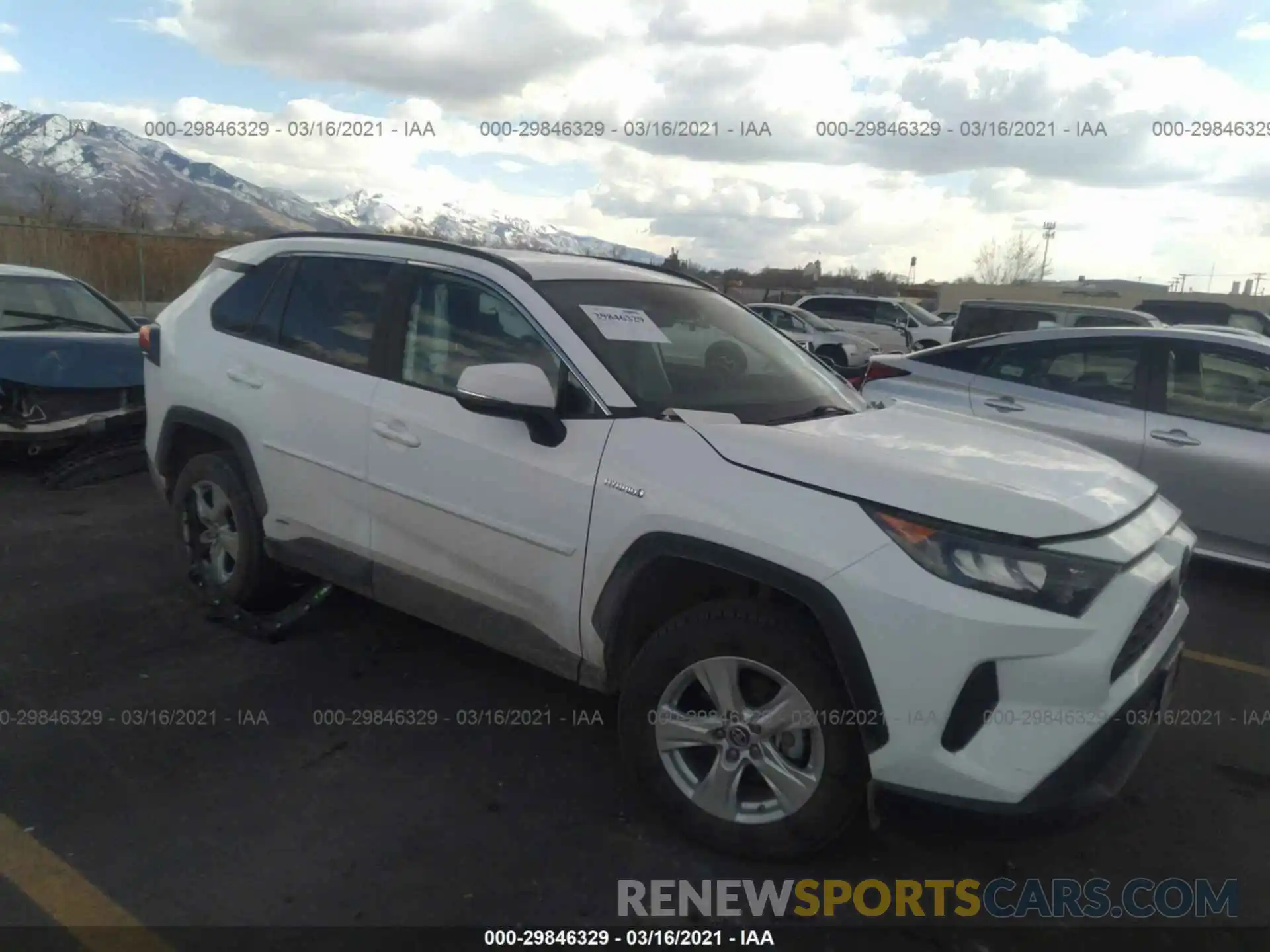 1 Photograph of a damaged car 2T3MWRFV9KW019782 TOYOTA RAV4 2019