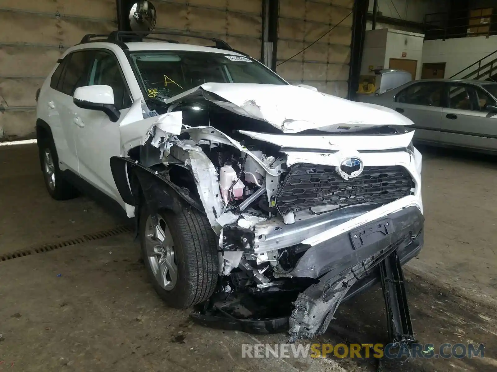 1 Photograph of a damaged car 2T3MWRFV9KW028756 TOYOTA RAV4 2019