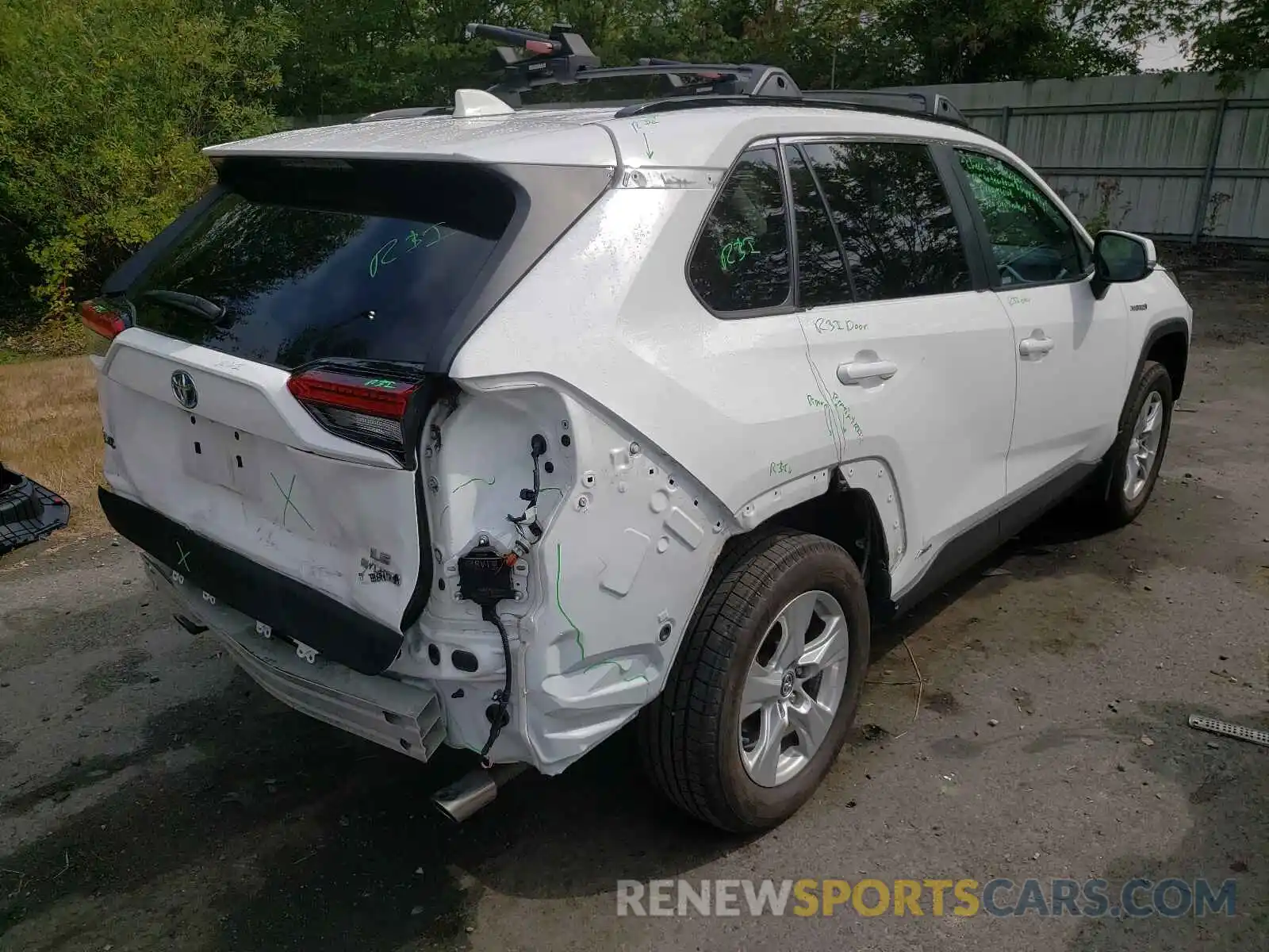 4 Photograph of a damaged car 2T3MWRFVXKW011321 TOYOTA RAV4 2019