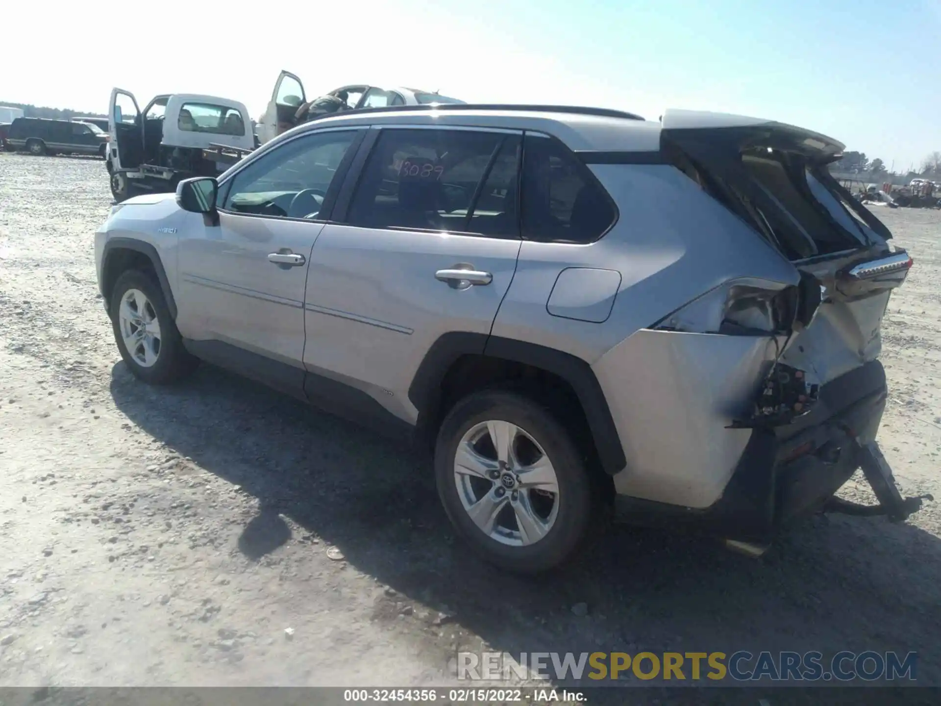 3 Фотография поврежденного автомобиля 2T3MWRFVXKW024702 TOYOTA RAV4 2019